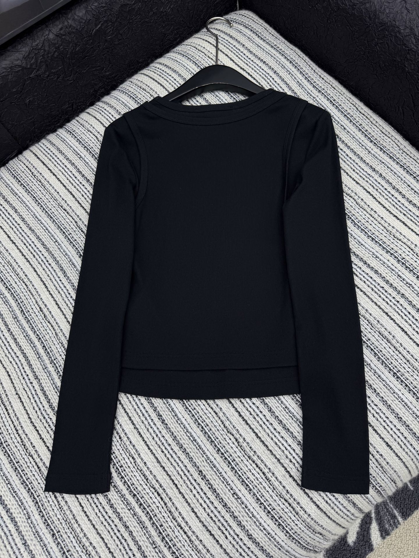“2025 ACNE STUDIO Female Suit: Elegant Design for Fashionable Women, Perfect Fit, Black Almond, S M L” - 图片 6