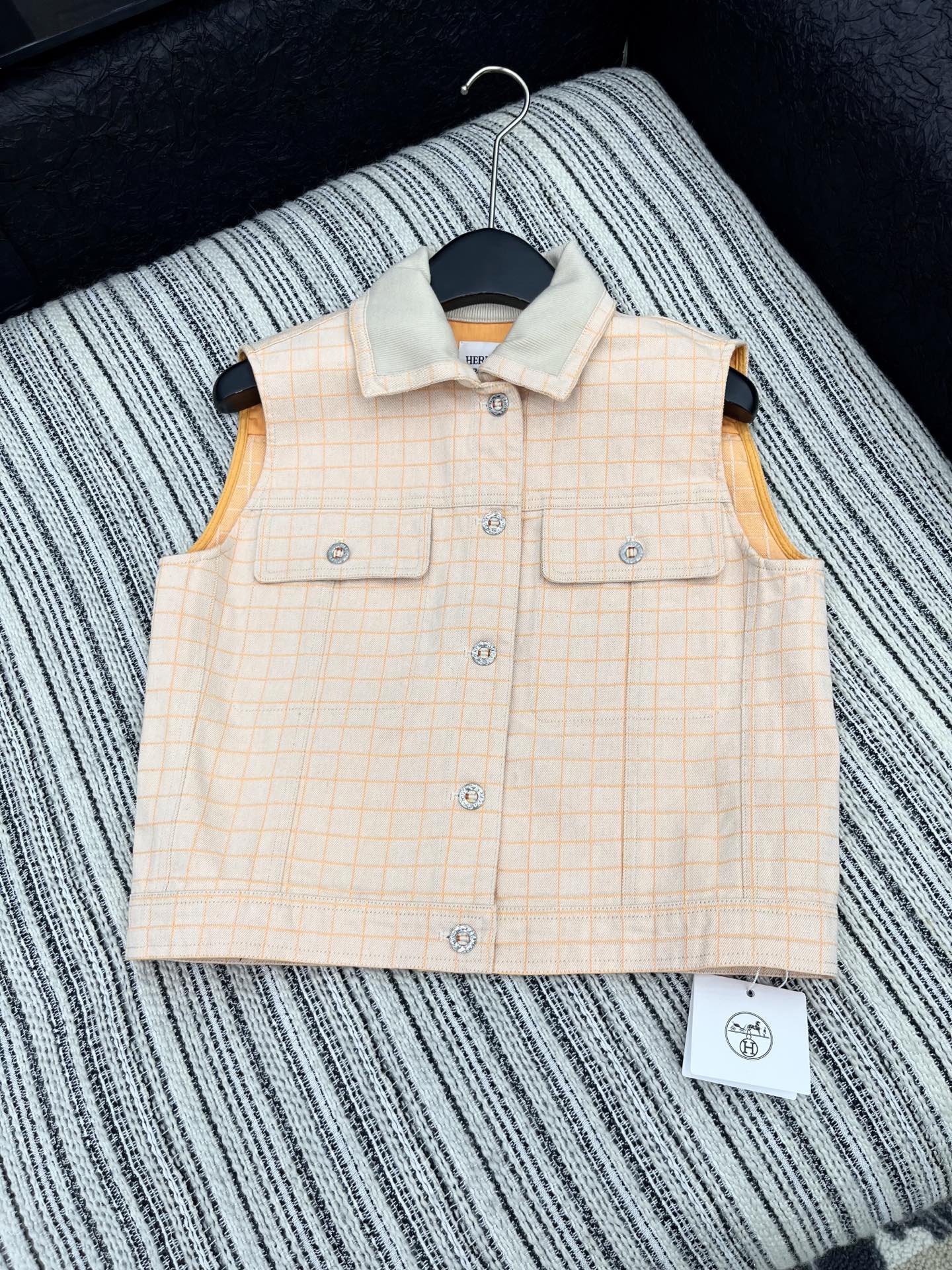 “Yellow Pig Nose-Printed Cowboy Vest Suit for Women 2025 Fashion Trend”