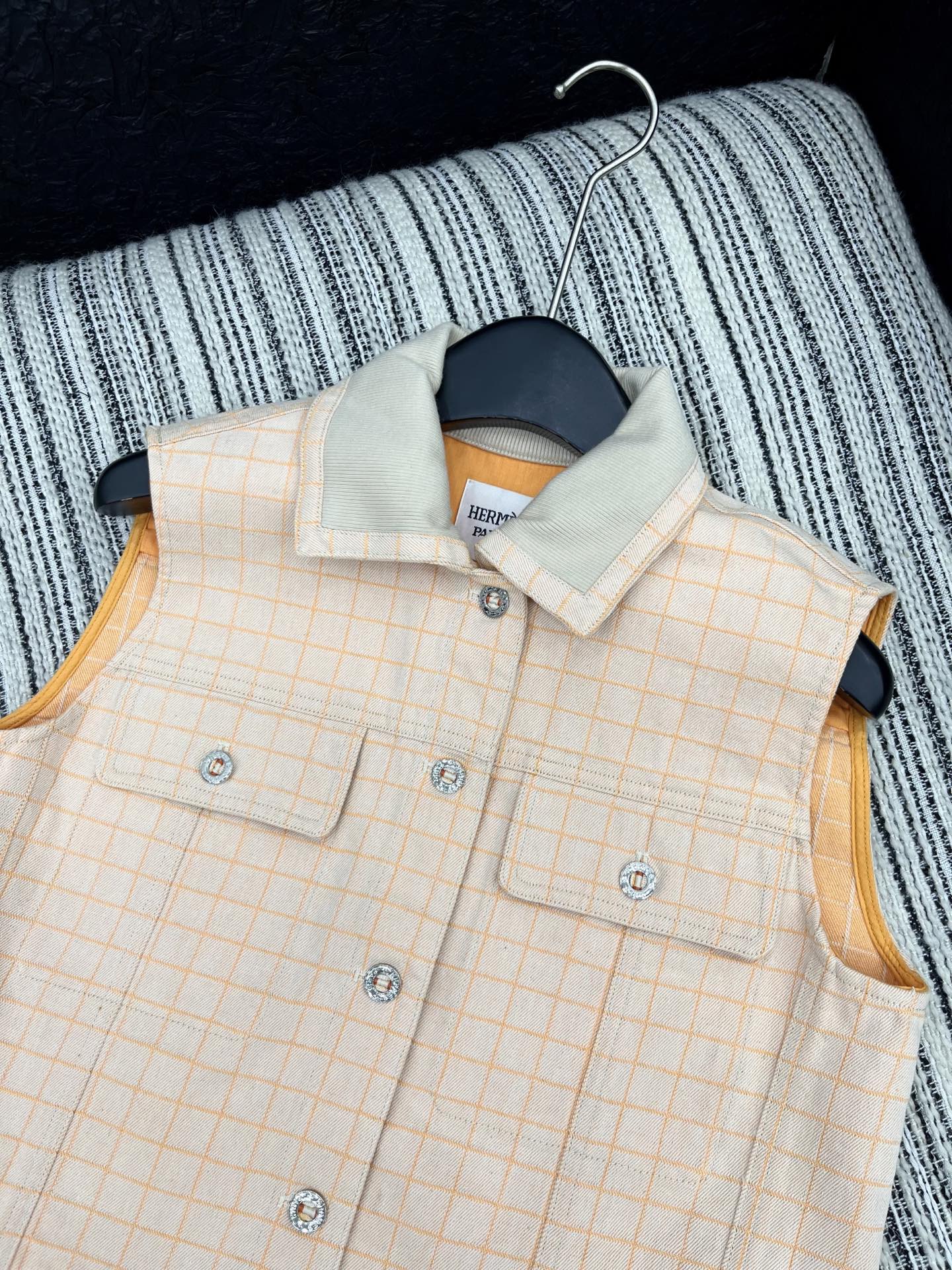 “Yellow Pig Nose-Printed Cowboy Vest Suit for Women 2025 Fashion Trend” - 图片 2