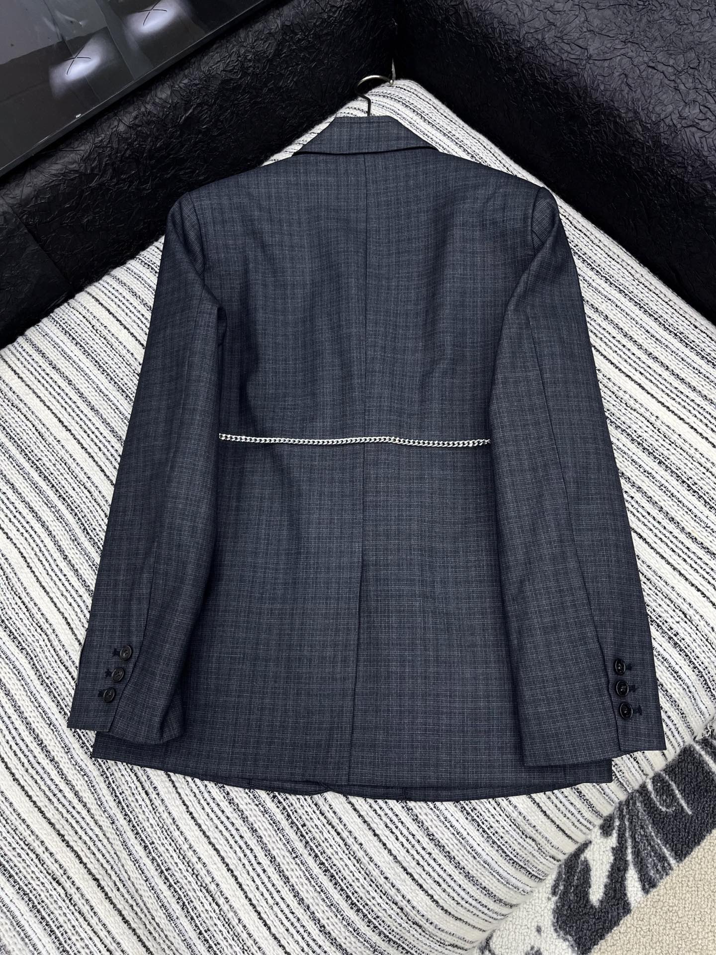 “2025 New Arrival Women’s Single-Breasted Suit with Classic Design and Modern Colors – Grid Pattern” - 图片 7