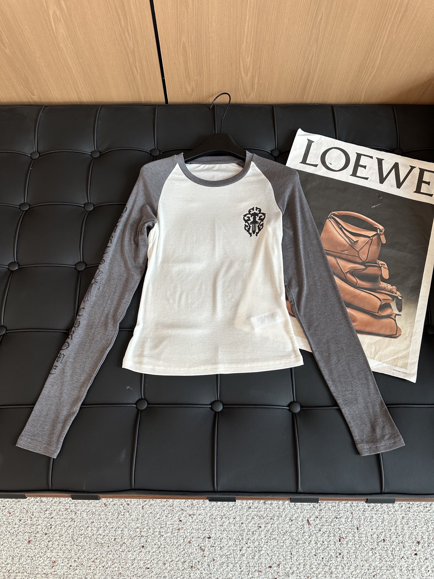 “2025 Designer Twilight Shirt: Single-Rate Female Suit in Black Gray, Sizes S M L – Review” - 图片 7
