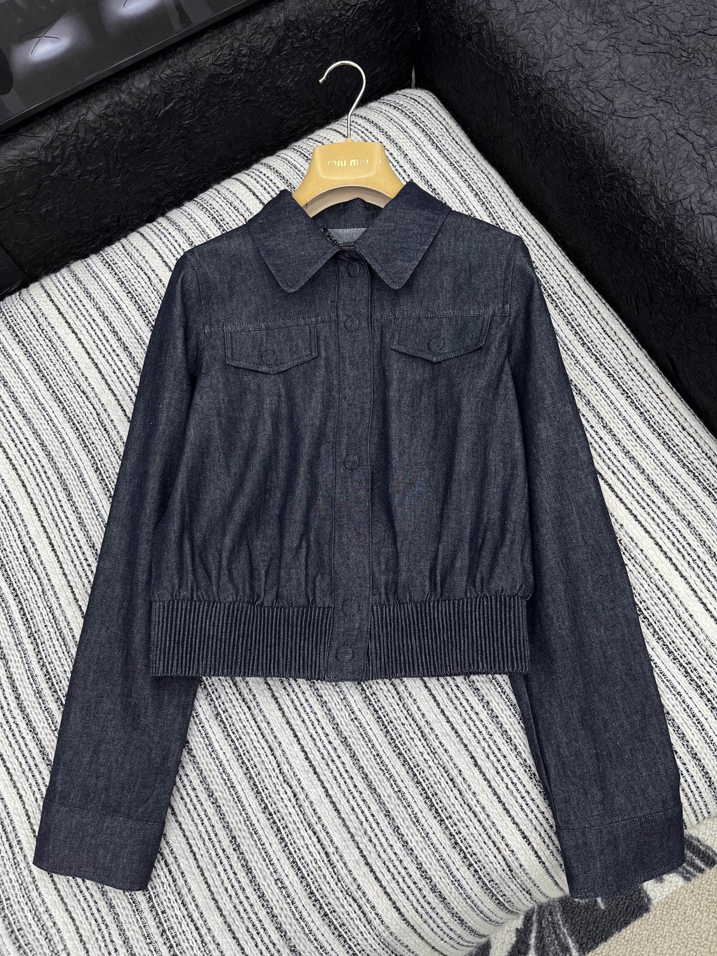 2025 New Series Embroidered Cowboy Thin Jacket in Deep Blue – Single-Size Female Suit - 图片 1