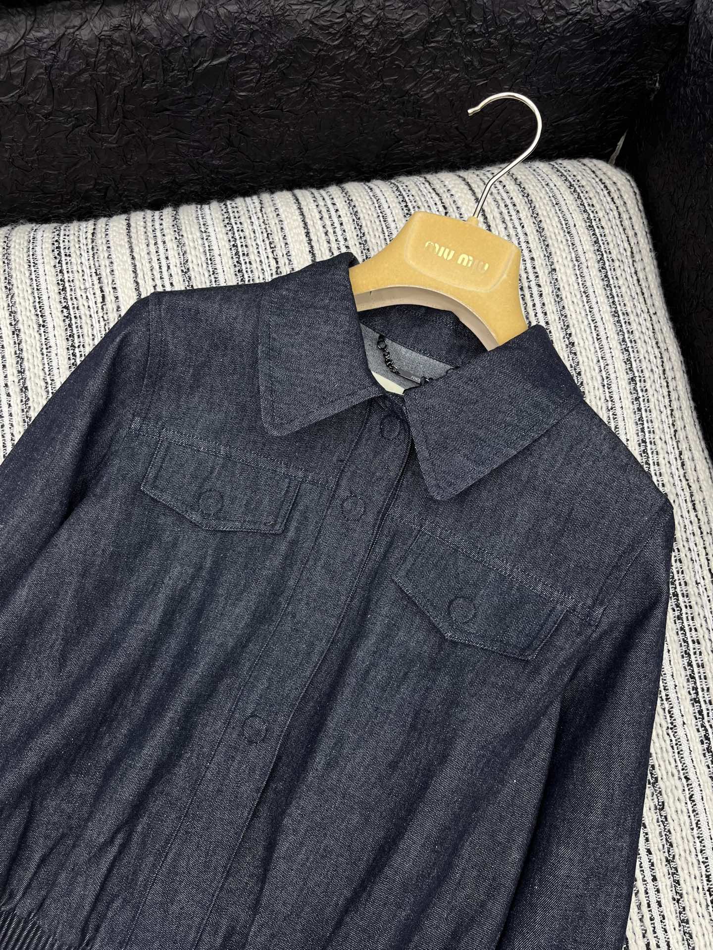 2025 New Series Embroidered Cowboy Thin Jacket in Deep Blue – Single-Size Female Suit - 图片 2