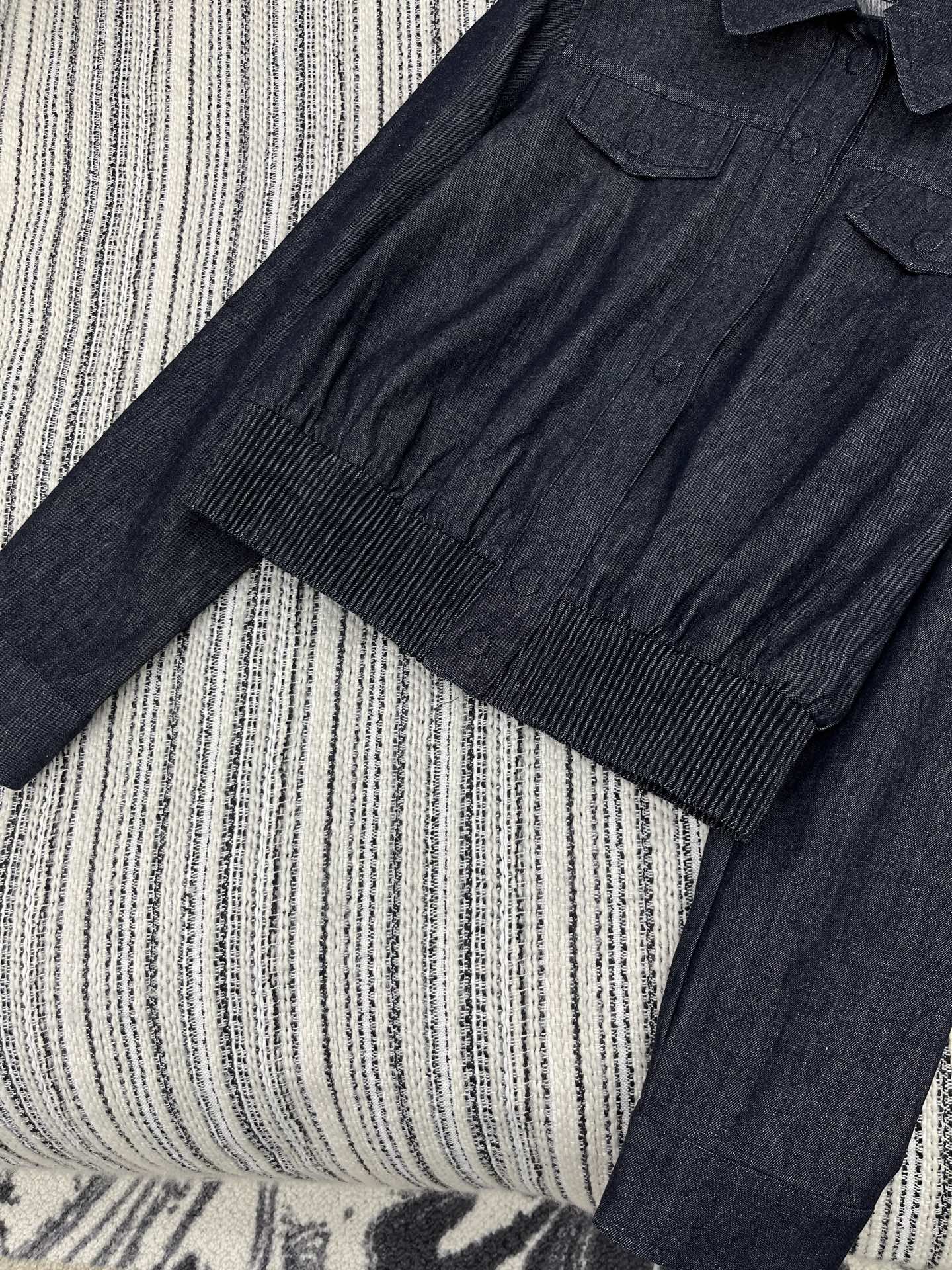 2025 New Series Embroidered Cowboy Thin Jacket in Deep Blue – Single-Size Female Suit - 图片 4