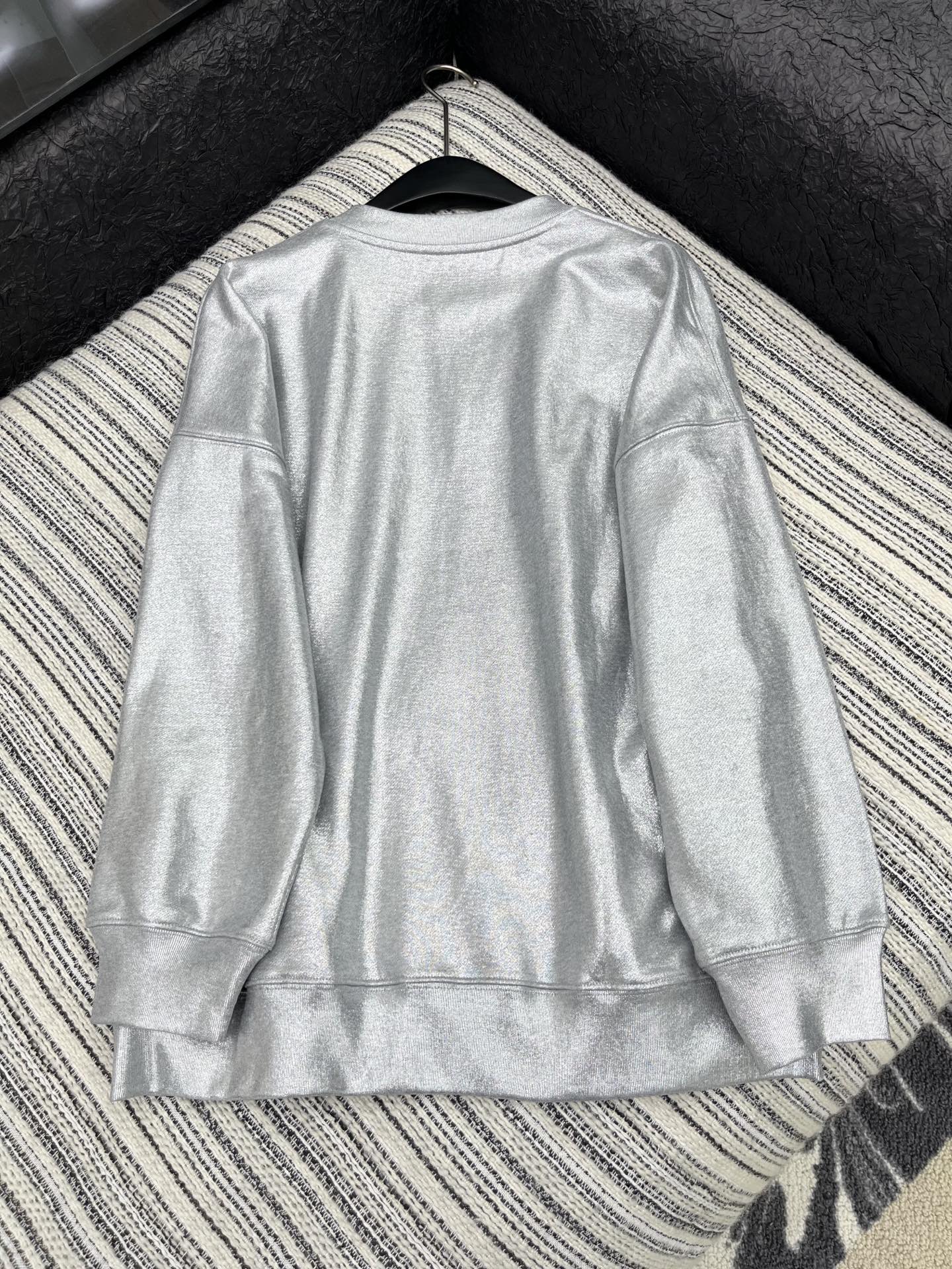 “2025 Gucci Autumn Classic Silver Women’s Suit with Loose Fit and Comfortable Design” - 图片 7