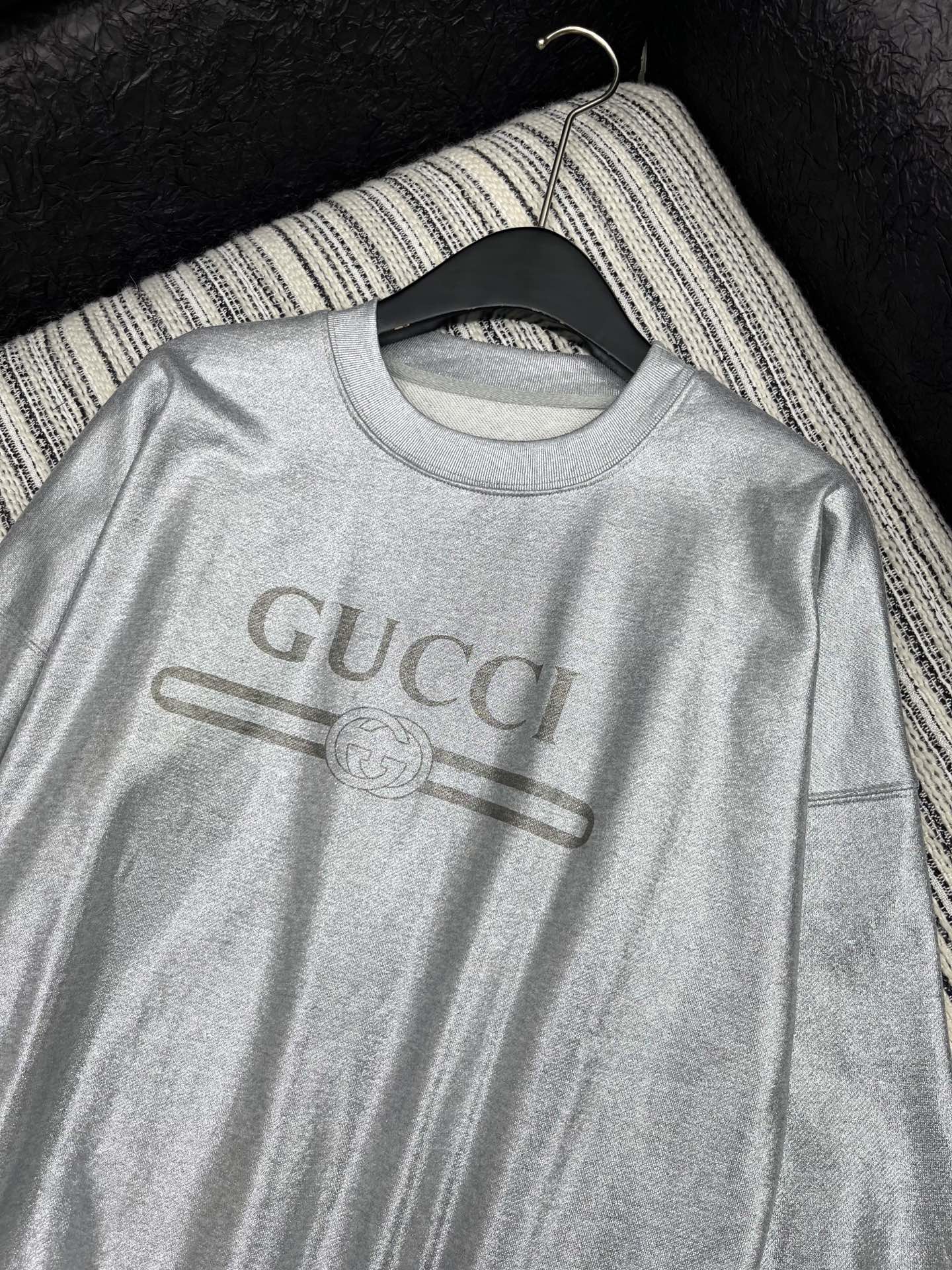 “2025 Gucci Autumn Classic Silver Women’s Suit with Loose Fit and Comfortable Design” - 图片 2