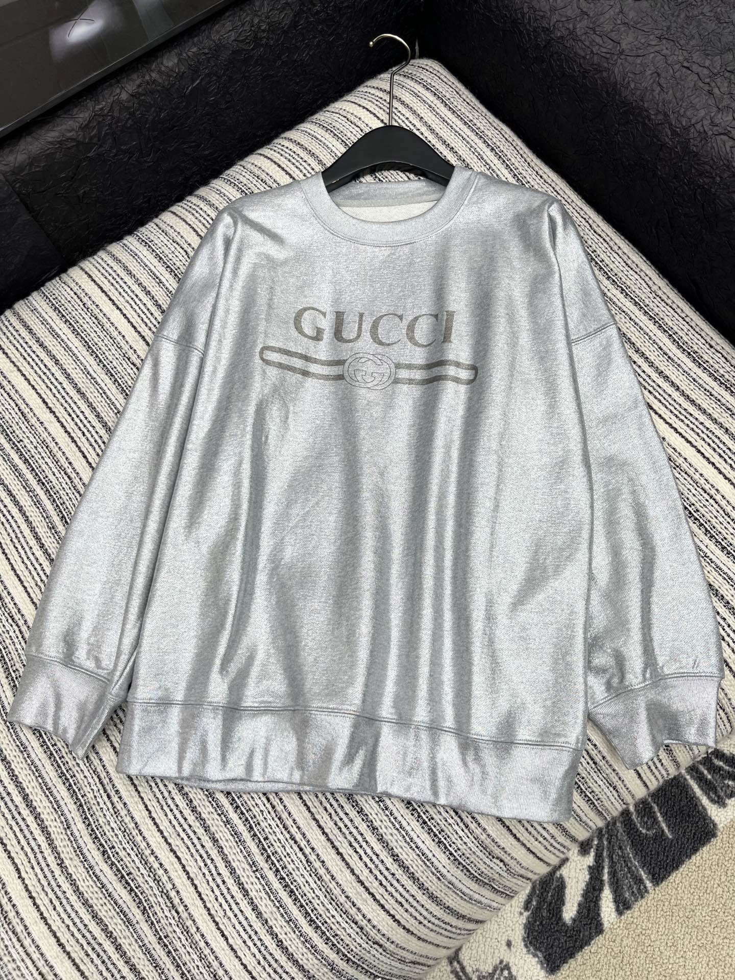 “2025 Gucci Autumn Classic Silver Women’s Suit with Loose Fit and Comfortable Design” - 图片 1