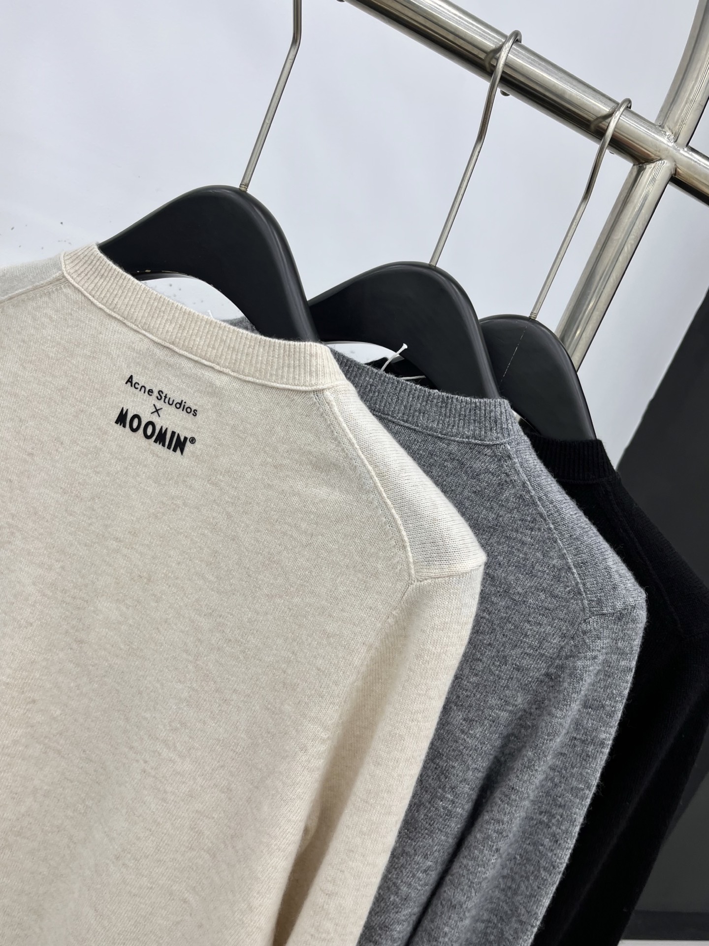 🛒𝐍𝐄𝐖 · 𝟐𝟎𝟐5/爆款现货

【原版定制】 Acn*｜ 2025FW早秋新款卡通贴布圆领羊毛🦙针织