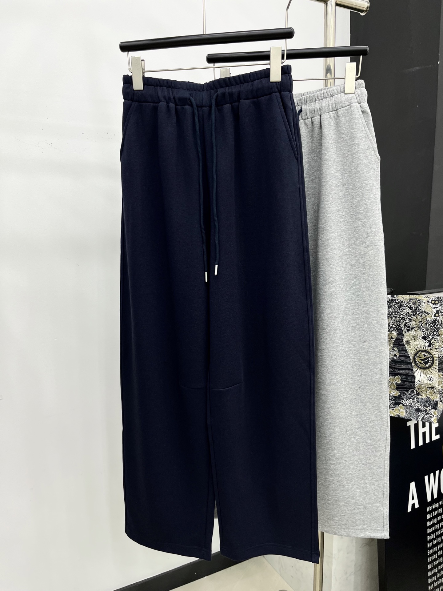 🛒𝐍𝐄𝐖 · 𝟐𝟎𝟐5/爆款现货

原单品质  设计师｜2025新款套装
日常穿搭 高级的调调又A又飒！