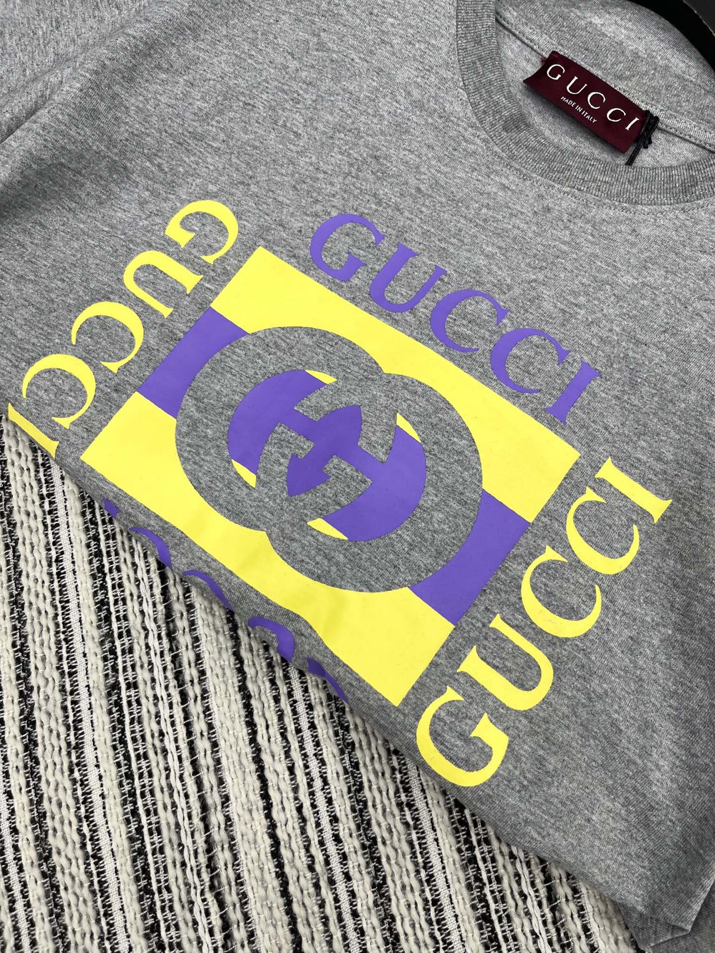 🛒𝐍𝐄𝐖 · 𝟐𝟎𝟐5/爆款现货

原单品质 Gucc*｜25限定系列新品印花短袖T恤
精致宽松大版型上