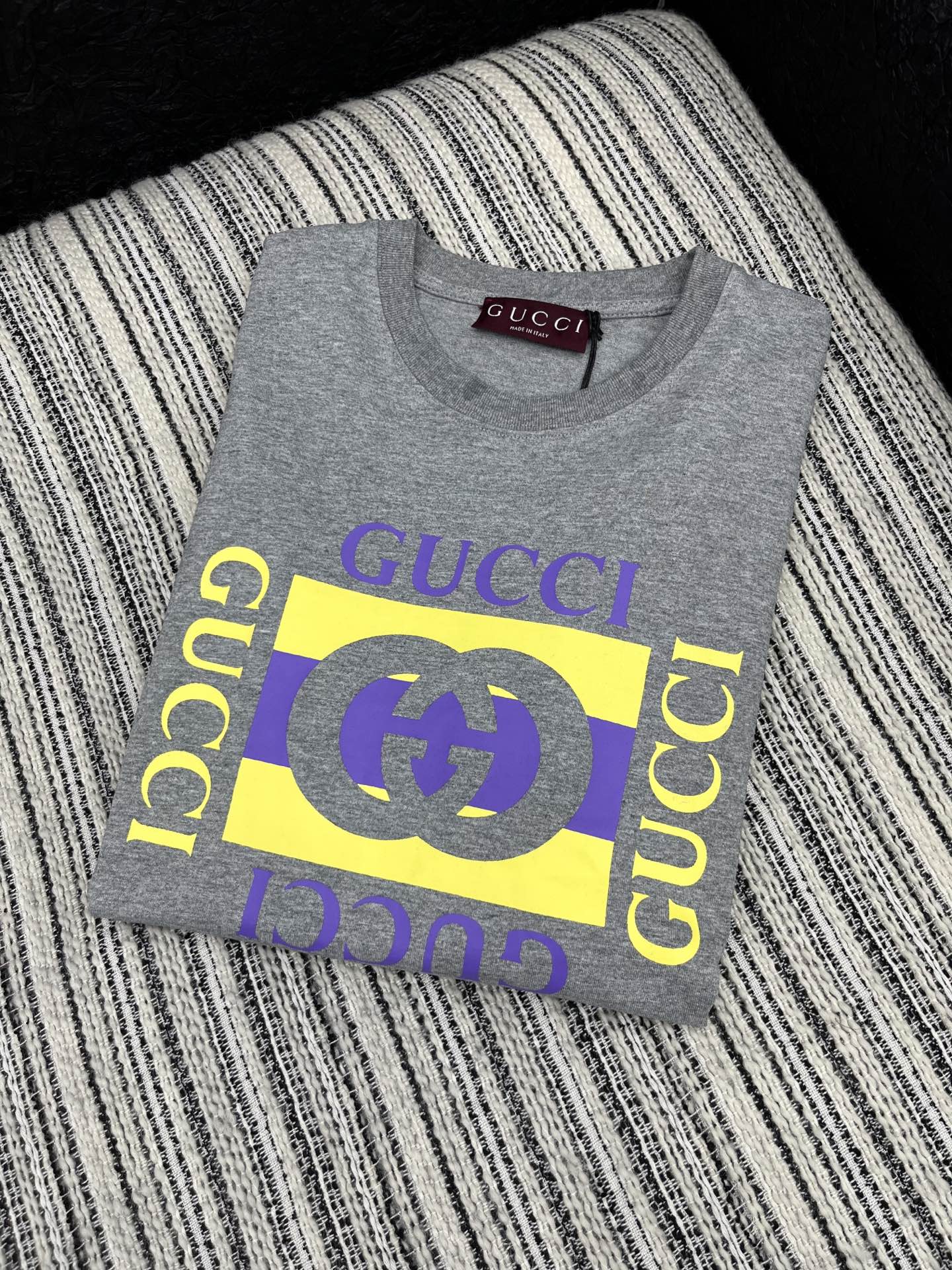 🛒𝐍𝐄𝐖 · 𝟐𝟎𝟐5/爆款现货

原单品质 Gucc*｜25限定系列新品印花短袖T恤
精致宽松大版型上