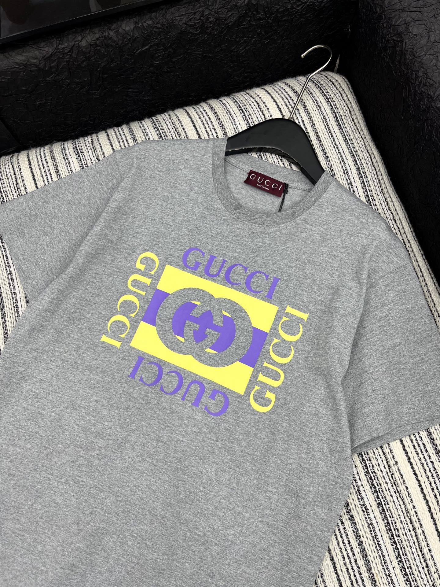 🛒𝐍𝐄𝐖 · 𝟐𝟎𝟐5/爆款现货

原单品质 Gucc*｜25限定系列新品印花短袖T恤
精致宽松大版型上