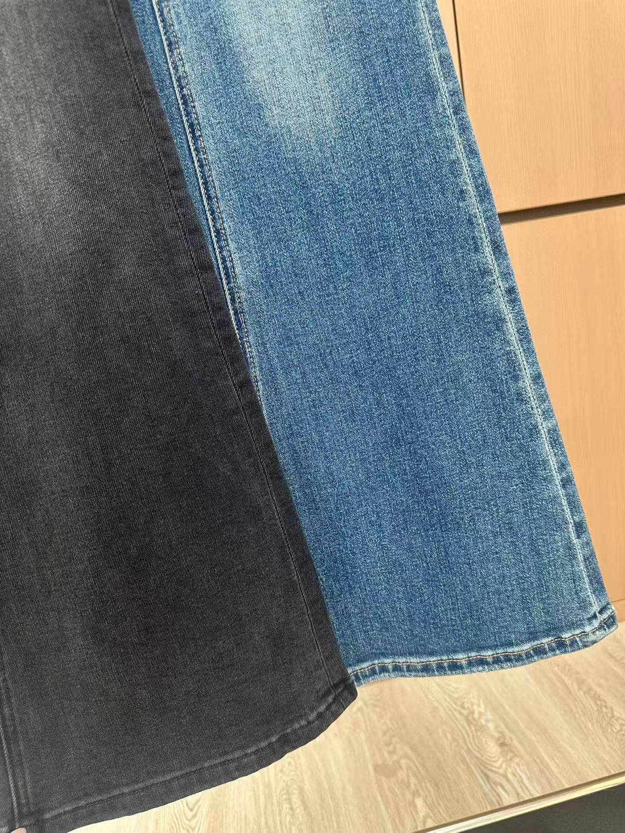 🛒𝐍𝐄𝐖 · 𝟐𝟎𝟐5/爆款现货

设计师原创｜女神同款错层微喇牛仔裤 
这款牛仔裤选用优质面料，工艺渐