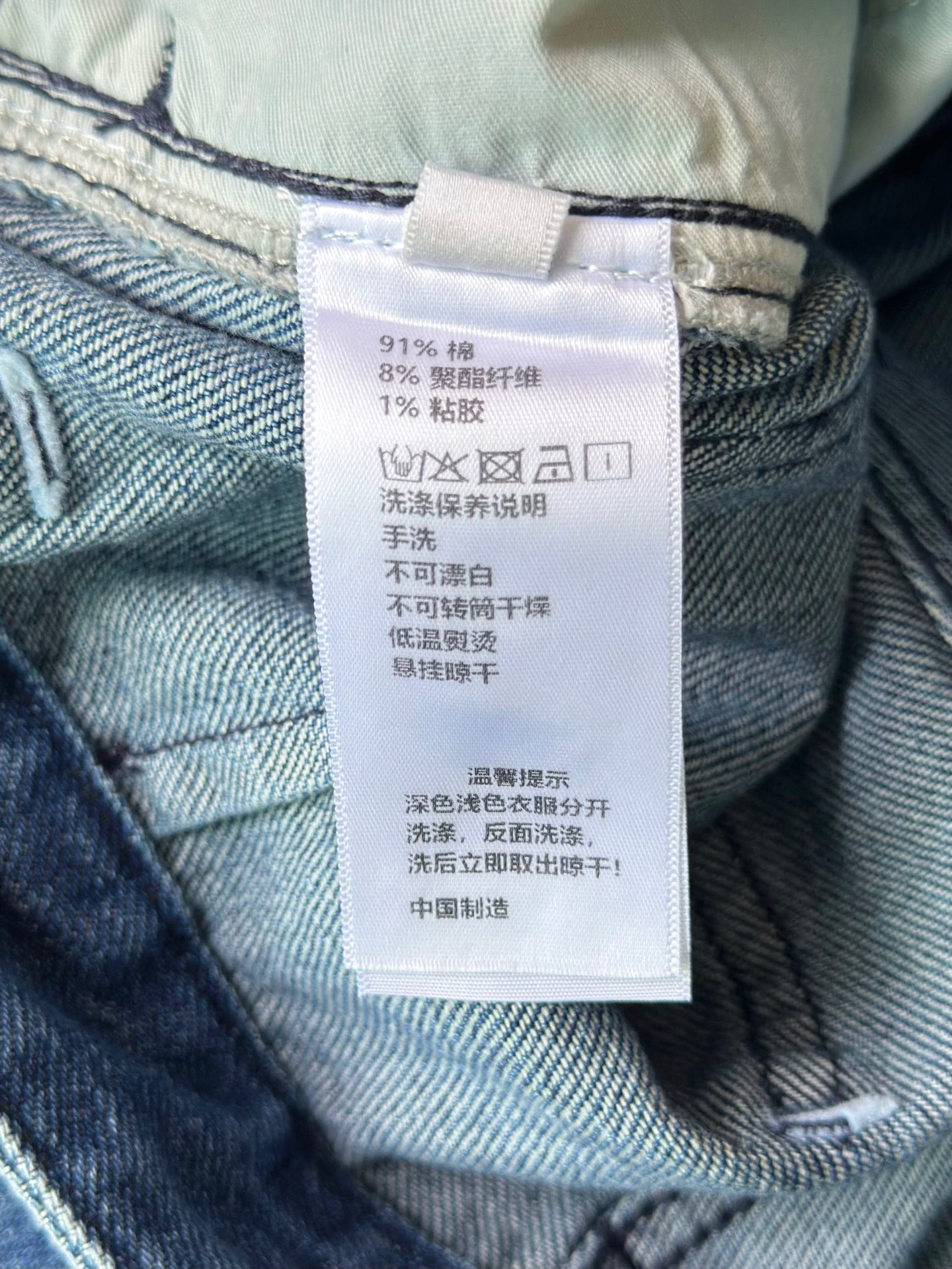 🛒𝐍𝐄𝐖 · 𝟐𝟎𝟐5/爆款现货

设计师原创｜2025翻袋小金属扣牛仔裤
定制YB斜纹棉牛仔材质 工艺
