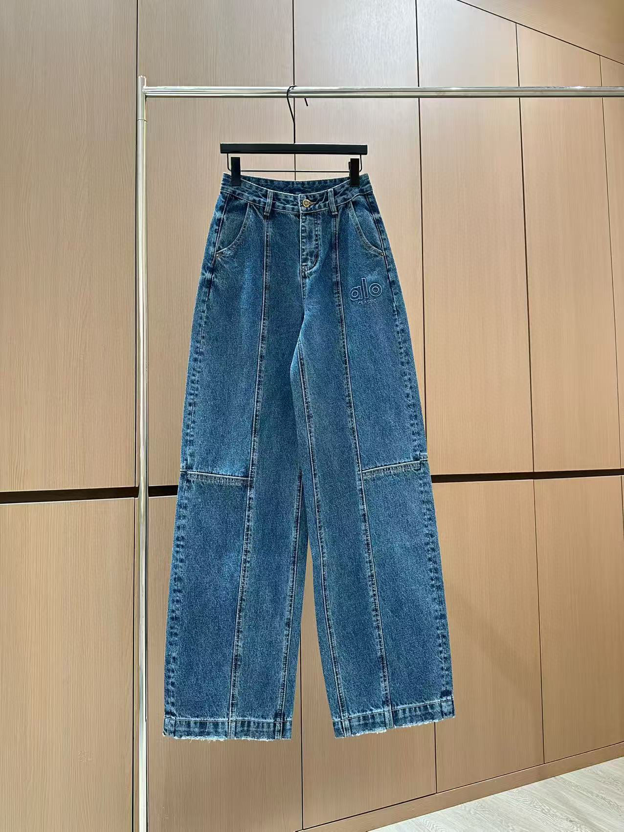 🛒𝐍𝐄𝐖 · 𝟐𝟎𝟐5/爆款现货

设计师  Alo｜2025工装口袋装饰牛仔裤
定制YB斜纹棉牛仔材质