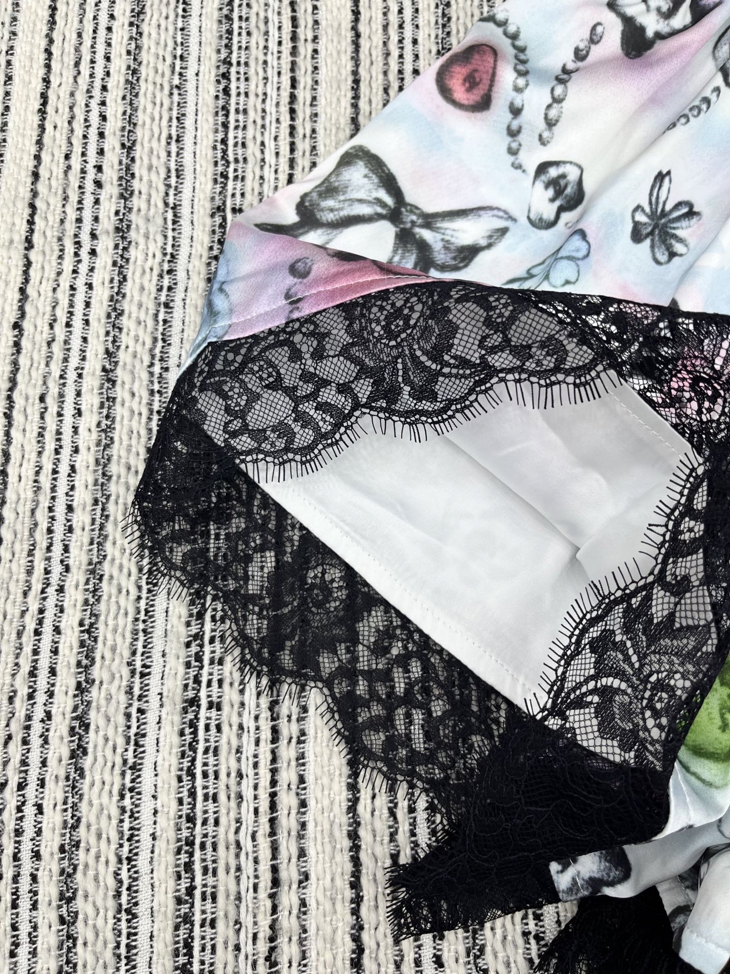🛒𝐍𝐄𝐖 · 𝟐𝟎𝟐5/爆款

【原版定制】Chan*｜ 2025新品蕾丝拼接松紧腰印花抽绳短裤
定制进