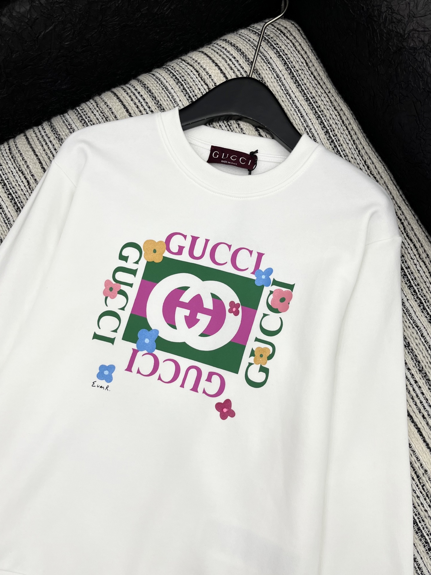 🛒𝐍𝐄𝐖 · 𝟐𝟎𝟐5/爆款现货

【原版定制】Gucc*｜25早秋经典印花圆领卫衣
干净利落的裁剪，落