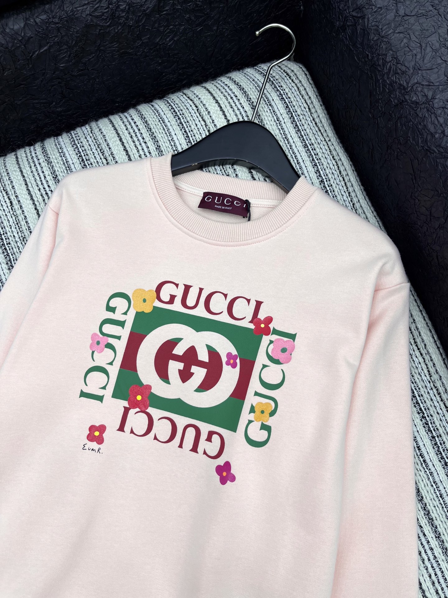 🛒𝐍𝐄𝐖 · 𝟐𝟎𝟐5/爆款现货

【原版定制】Gucc*｜25早秋经典印花圆领卫衣
干净利落的裁剪，落