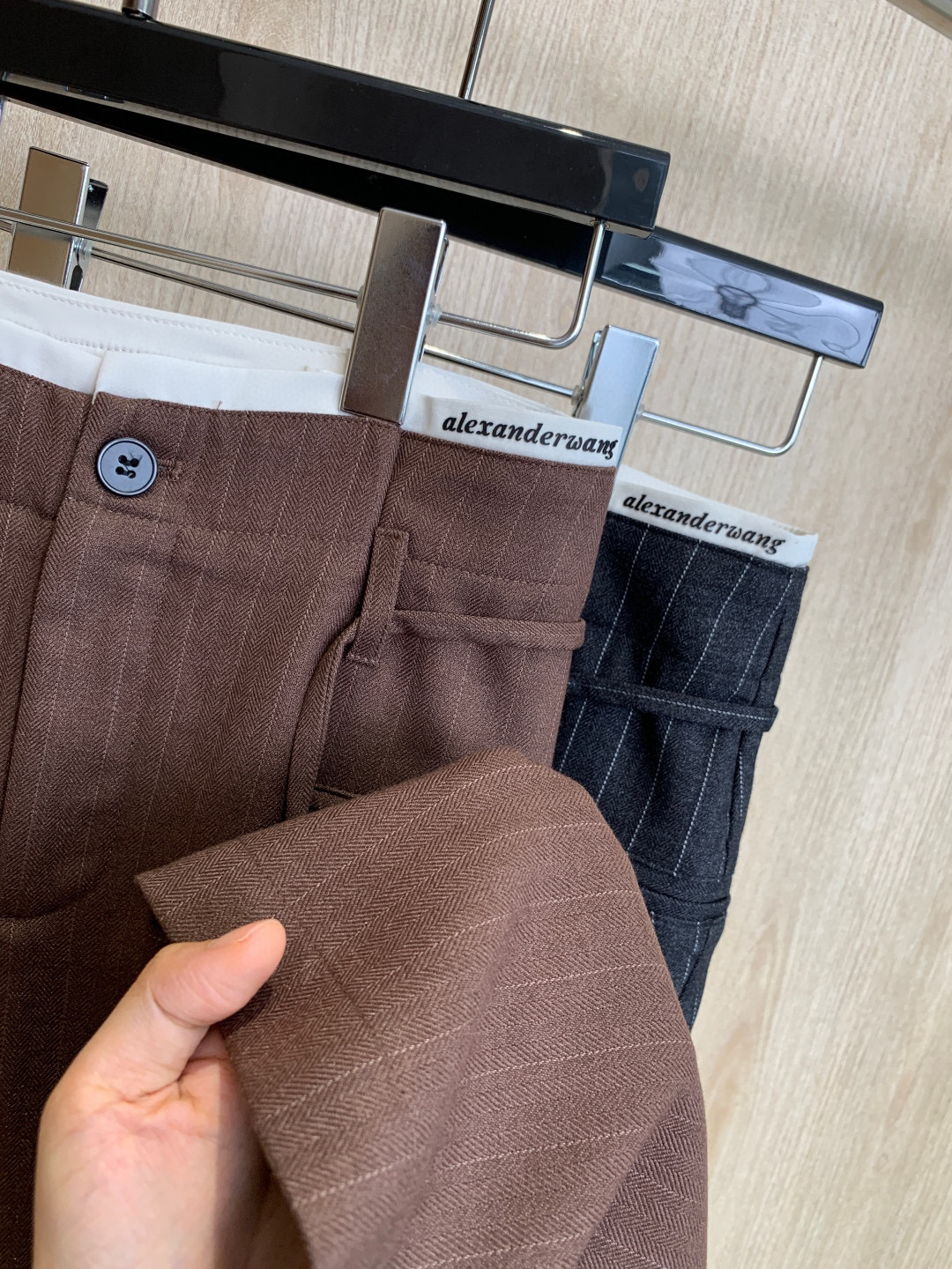 🛒𝐍𝐄𝐖 · 𝟐𝟎𝟐5/爆款现货

原单品质  Alex*｜撞色抽绳条纹休闲裤
定制面料，日常穿搭 高级
