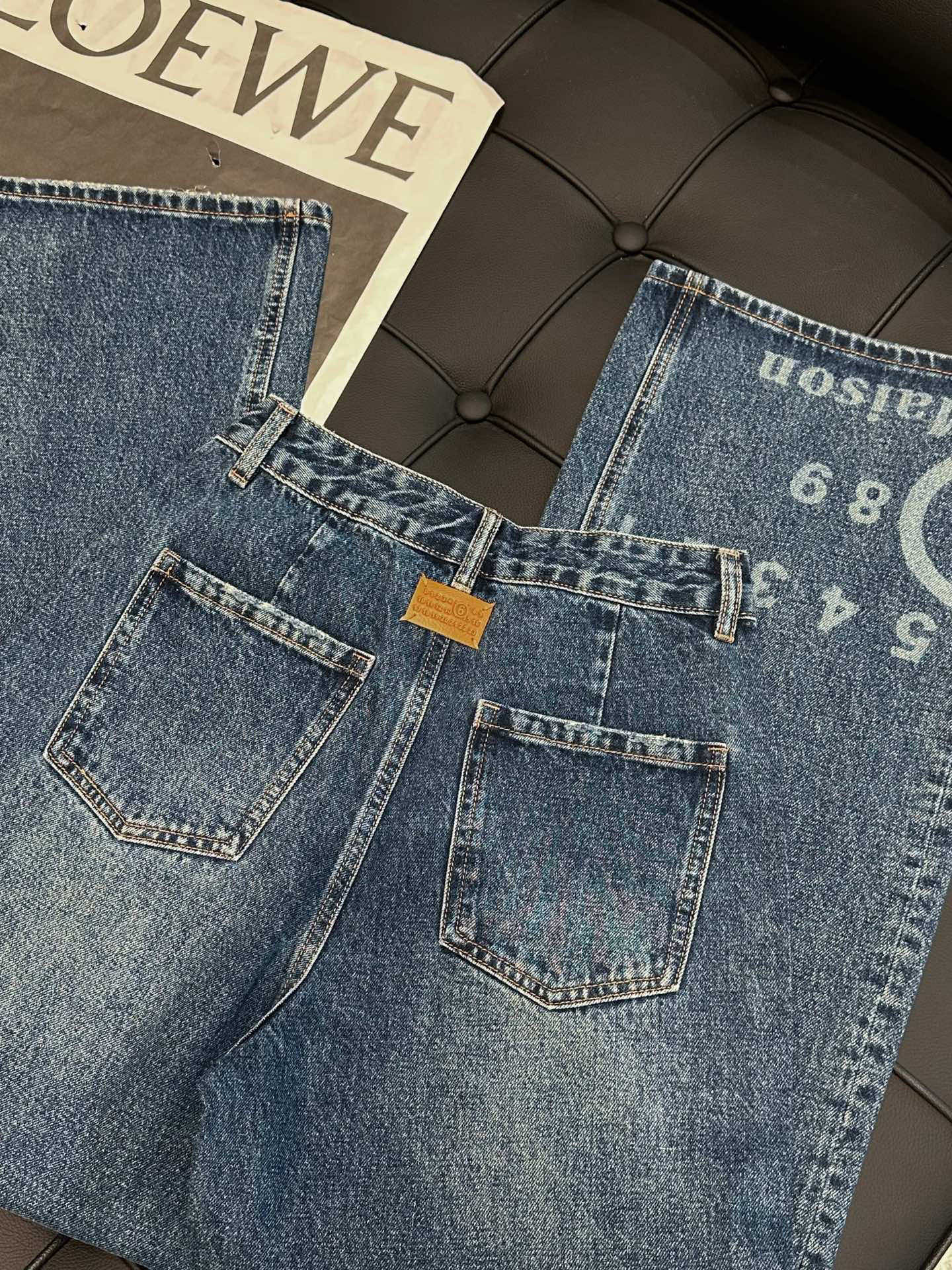 🛒𝐍𝐄𝐖 · 𝟐𝟎𝟐5/爆款现货

设计师原创 ｜2025数字印花牛仔裤
定制YB斜纹棉牛仔材质 工艺洗