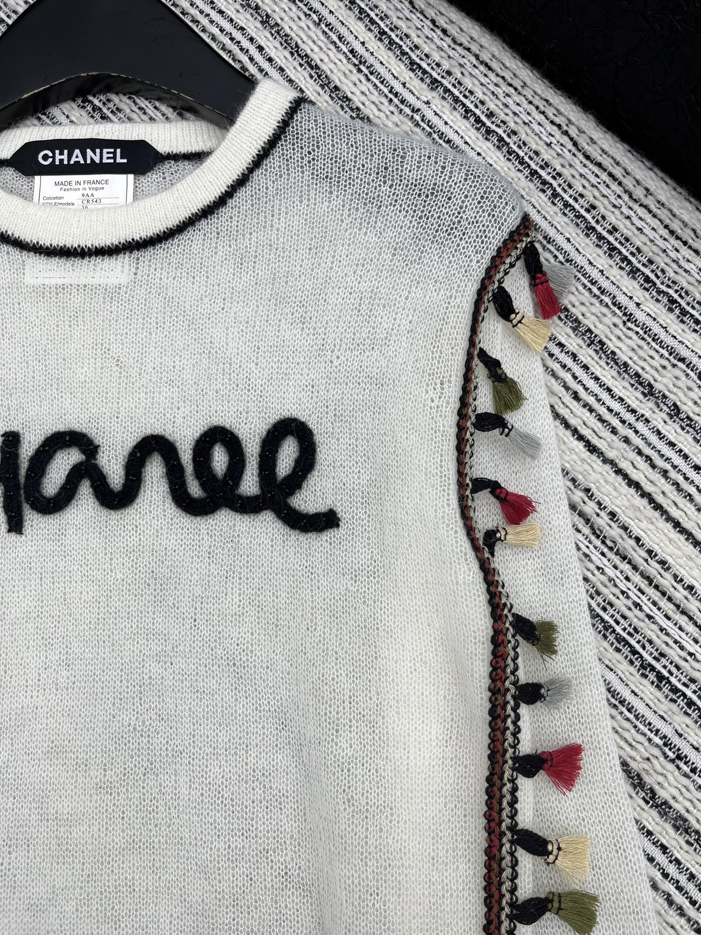 🛒𝐍𝐄𝐖 · 𝟐𝟎𝟐5/爆款现货

原单品质 Chan*｜25中古系列重工撞色圆领外套
设计高级又时髦！