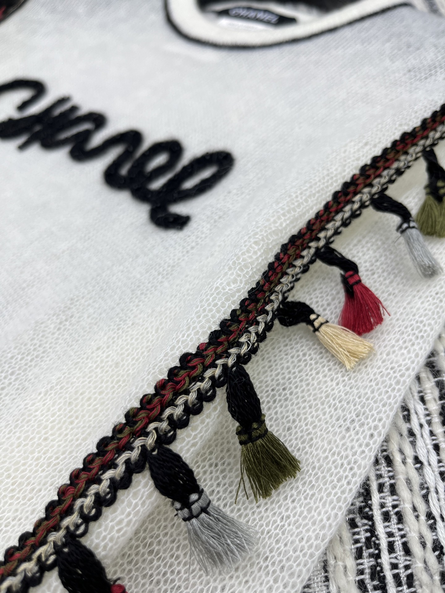🛒𝐍𝐄𝐖 · 𝟐𝟎𝟐5/爆款现货

原单品质 Chan*｜25中古系列重工撞色圆领外套
设计高级又时髦！