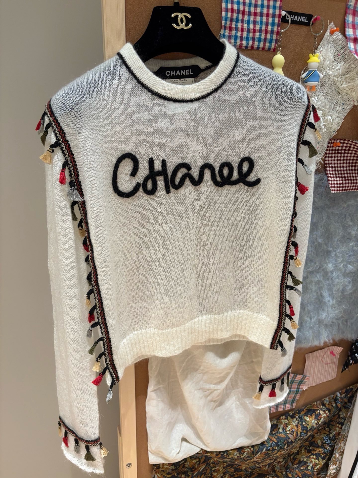 🛒𝐍𝐄𝐖 · 𝟐𝟎𝟐5/爆款现货

原单品质 Chan*｜25中古系列重工撞色圆领外套
设计高级又时髦！