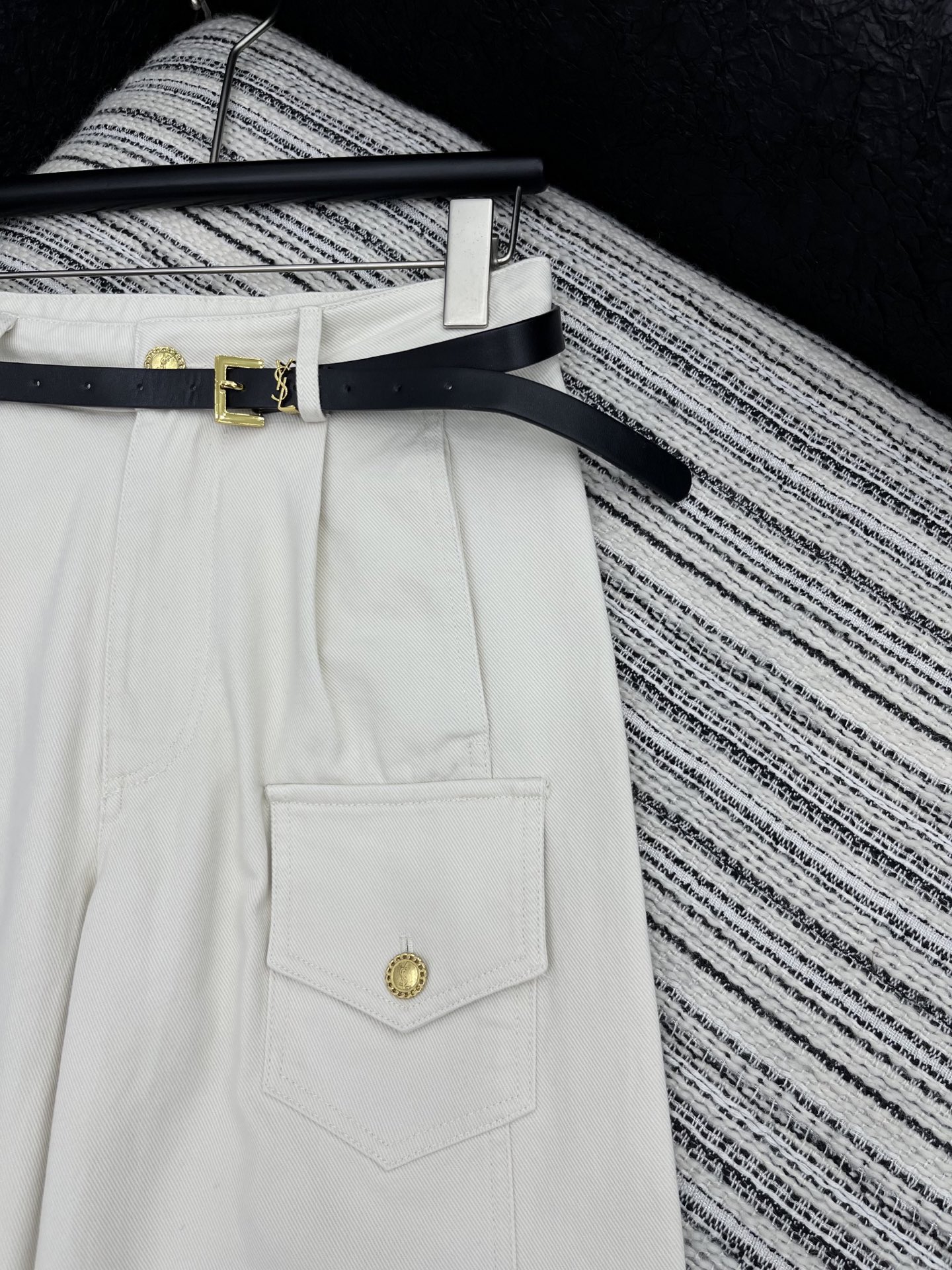 🛒𝐍𝐄𝐖 · 𝟐𝟎𝟐5/爆款现货

原单品质 Ysl｜2025新款工装口袋牛仔裤【配腰带】
极具设计感的