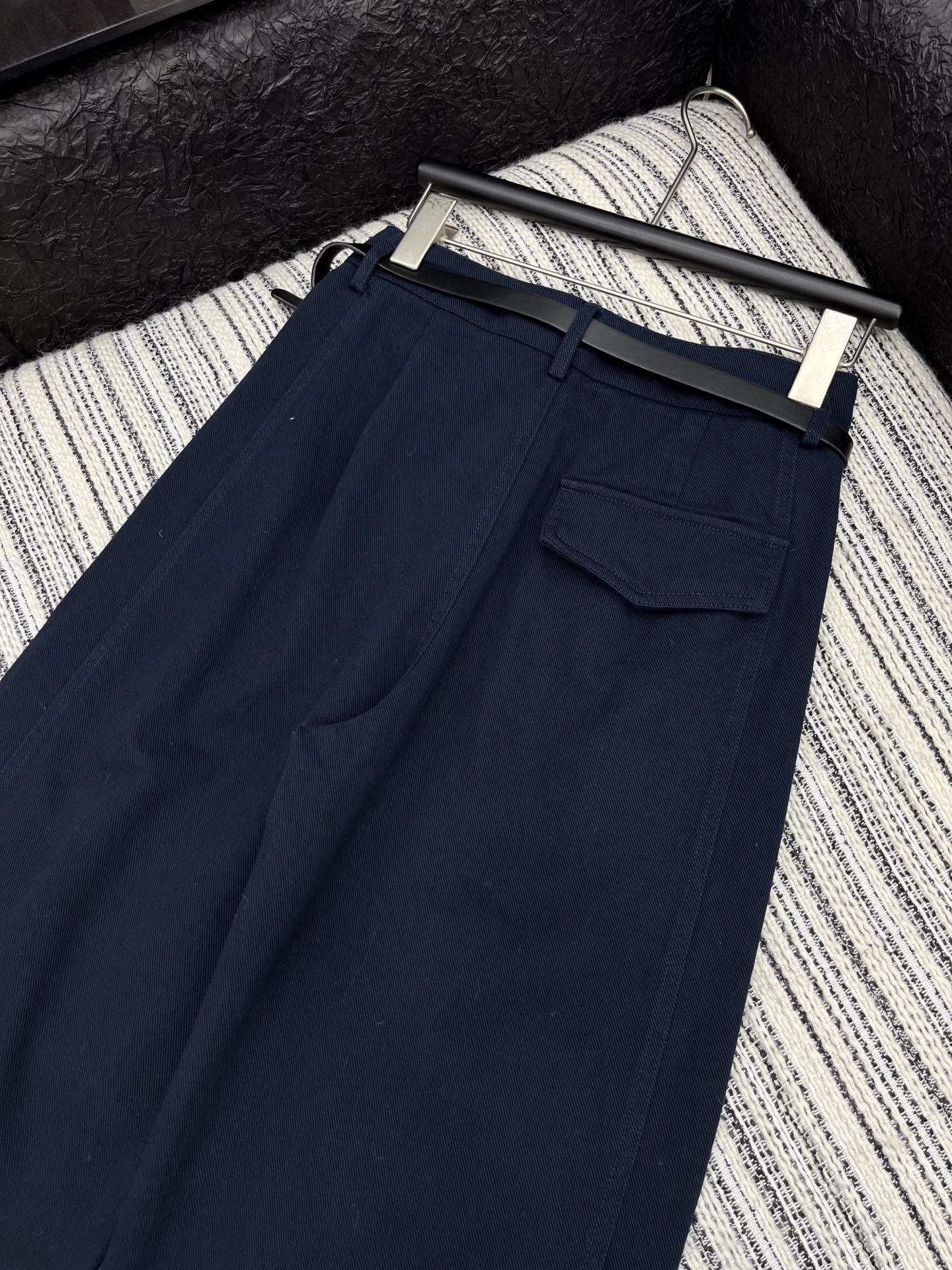 🛒𝐍𝐄𝐖 · 𝟐𝟎𝟐5/爆款现货

原单品质 Ysl｜2025新款工装口袋牛仔裤【配腰带】
极具设计感的
