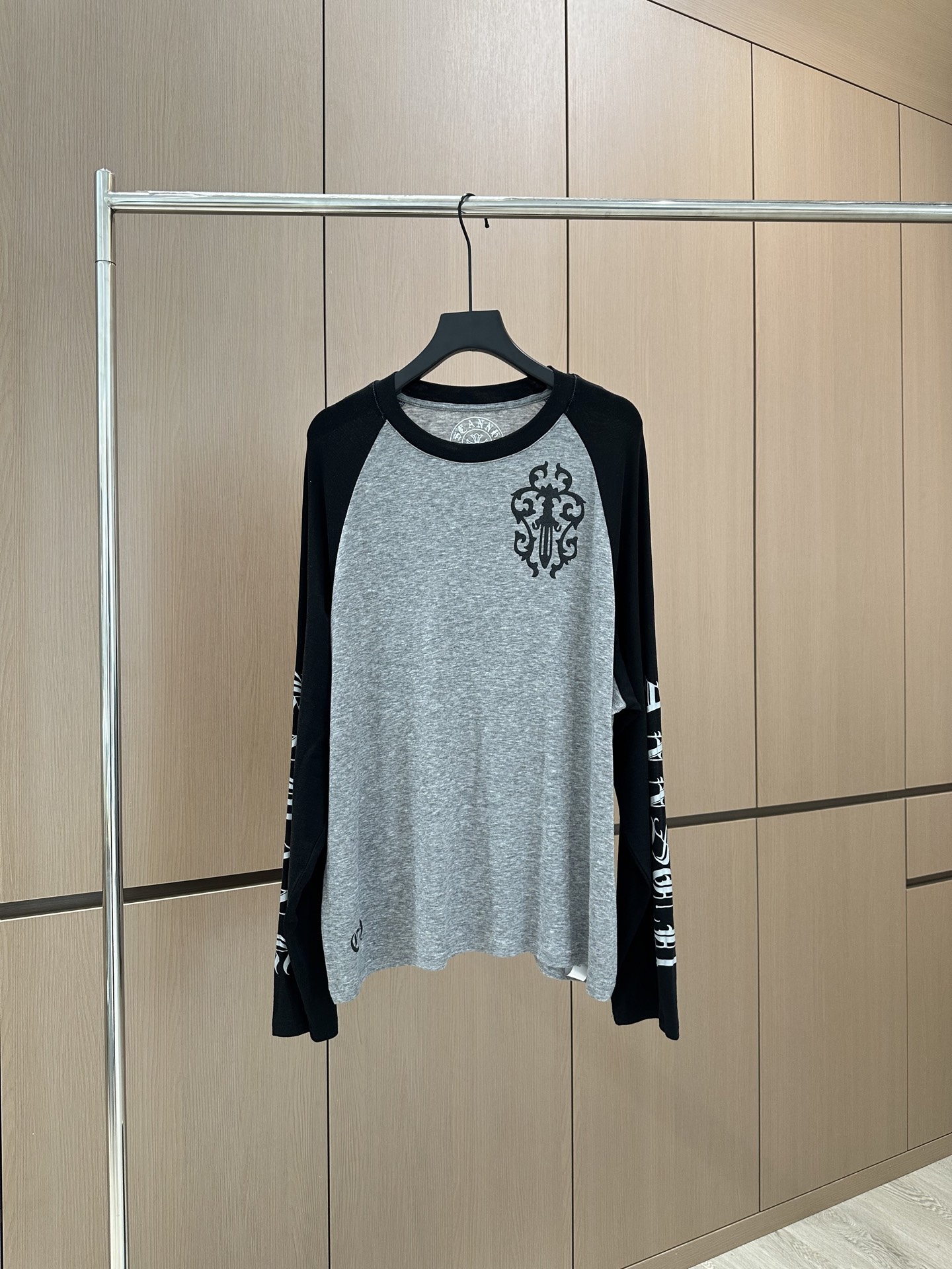🛒𝐍𝐄𝐖 · 𝟐𝟎𝟐5/爆款现货

原单品质 克罗星｜2025新款撞色天丝长袖
云感舒适的高弹力系列！宽