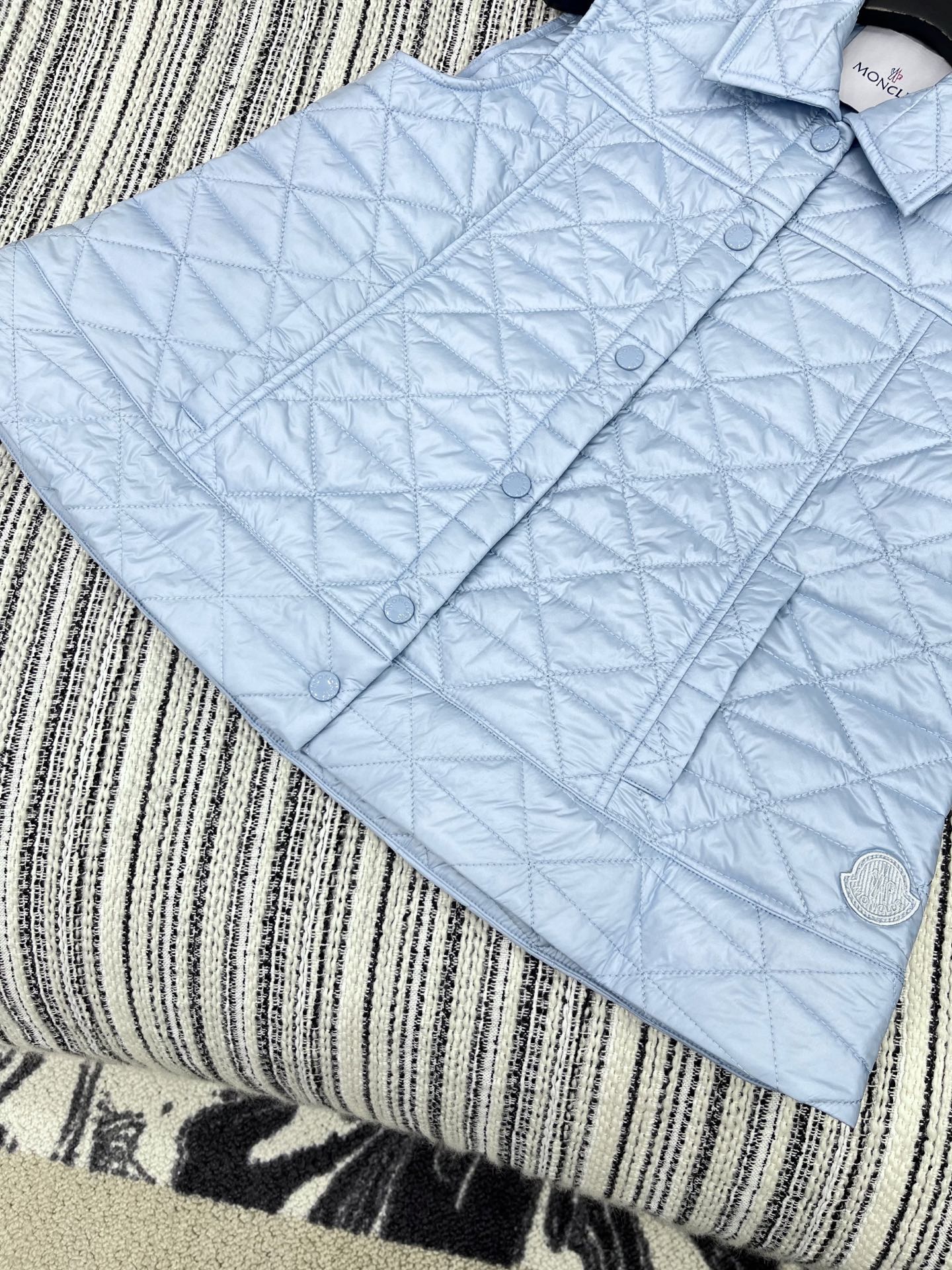 🛒𝐍𝐄𝐖 · 𝟐𝟎𝟐5/爆款现货

原单品质  Mon*｜25秋冬新品
代购爆款本季最好看的一款羽绒服马