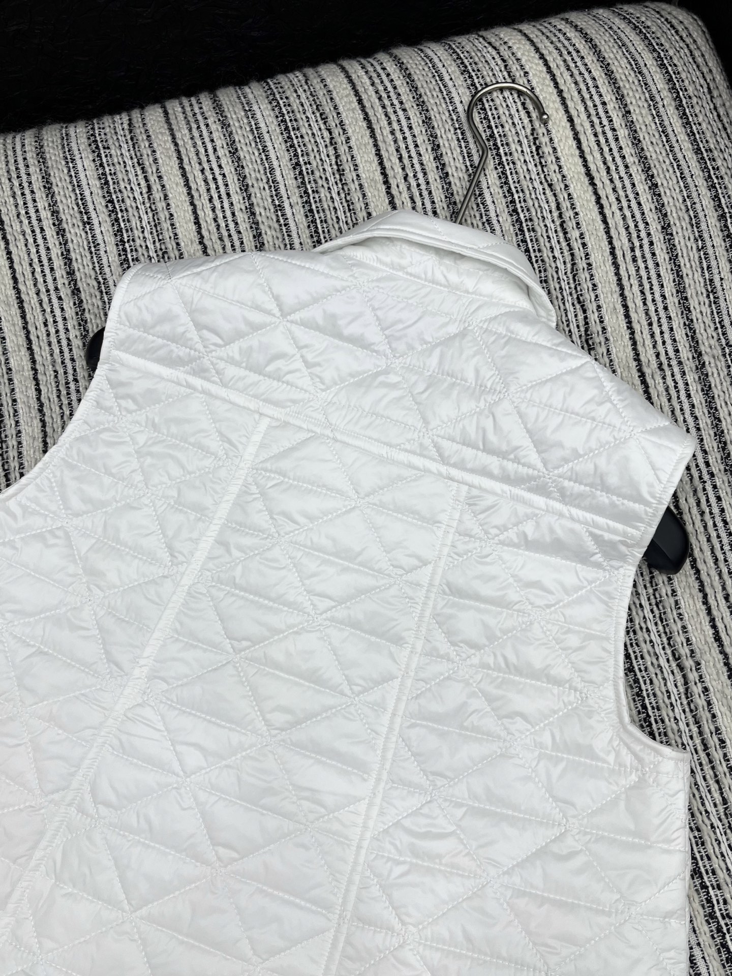 🛒𝐍𝐄𝐖 · 𝟐𝟎𝟐5/爆款现货

原单品质  Mon*｜25秋冬新品
代购爆款本季最好看的一款羽绒服马
