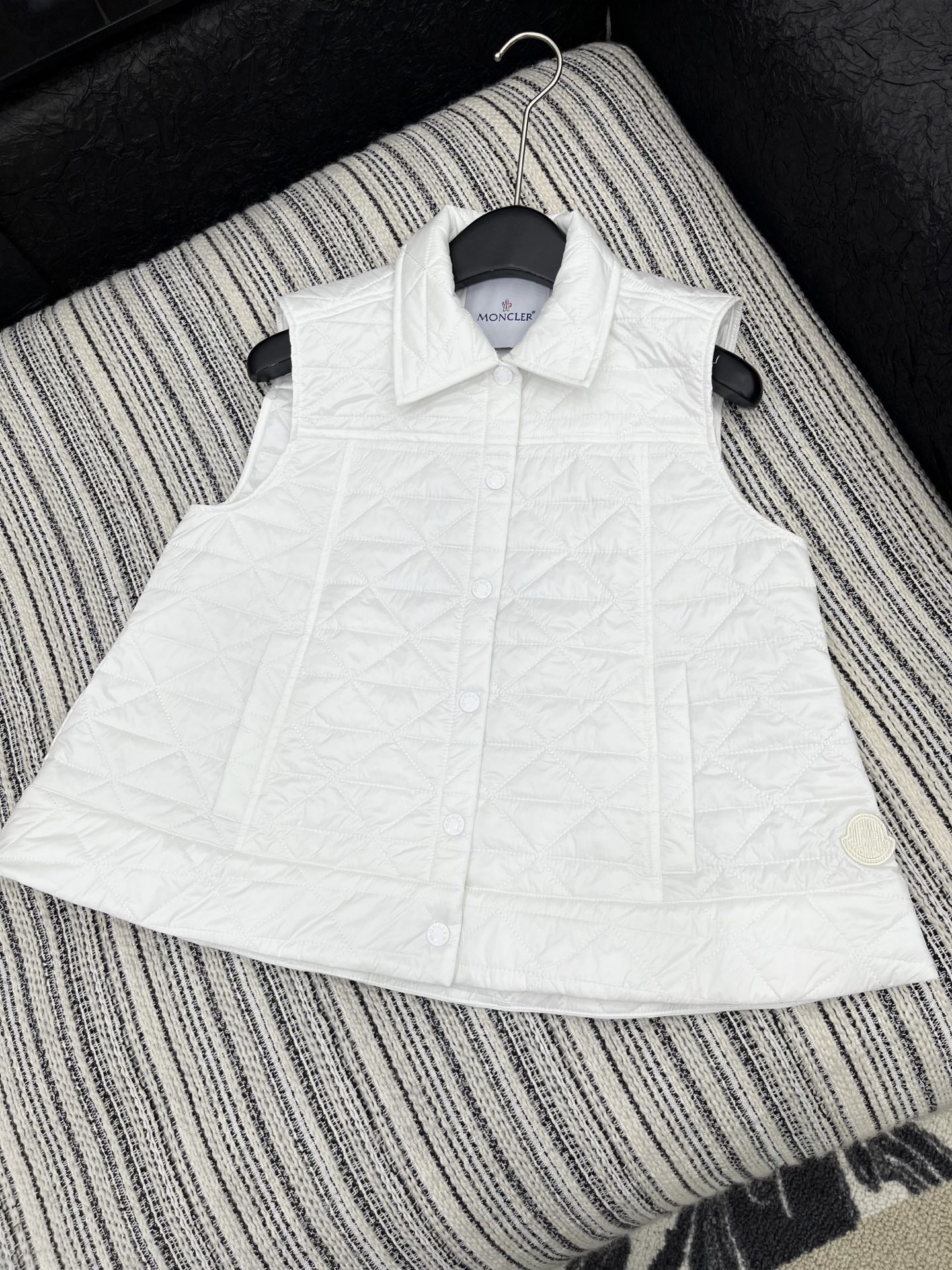 🛒𝐍𝐄𝐖 · 𝟐𝟎𝟐5/爆款现货

原单品质  Mon*｜25秋冬新品
代购爆款本季最好看的一款羽绒服马