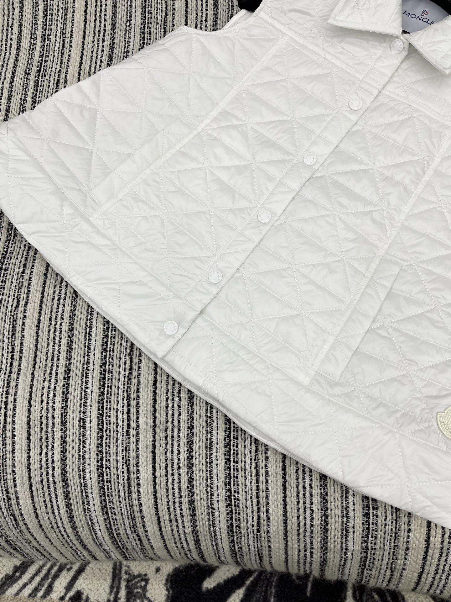 🛒𝐍𝐄𝐖 · 𝟐𝟎𝟐5/爆款现货

原单品质  Mon*｜25秋冬新品
代购爆款本季最好看的一款羽绒服马
