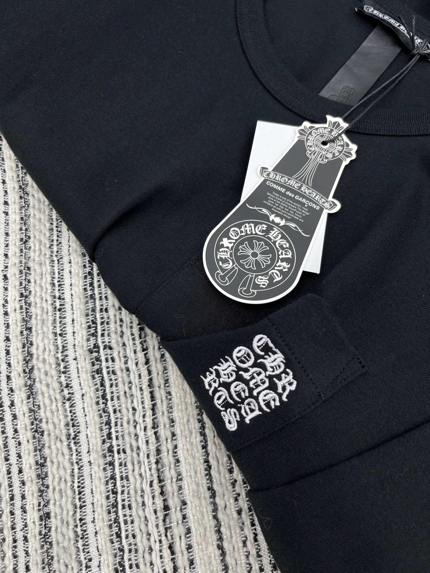 🛒𝐍𝐄𝐖 · 𝟐𝟎𝟐5/爆款现货原单品质 克罗星｜2025新款梵文口袋刺绣长袖衫宽松慵懒系列！暗黑色系酷