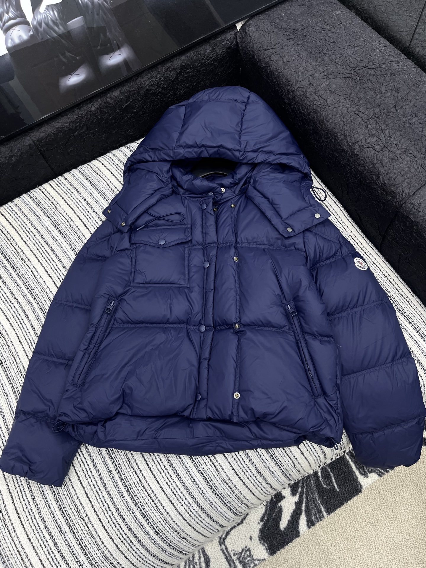 🛒𝐍𝐄𝐖 · 𝟐𝟎𝟐5/爆款现货【原版订制】Mon*|25秋冬新品可拆卸带帽拼接羽绒服外套面包服设计 9