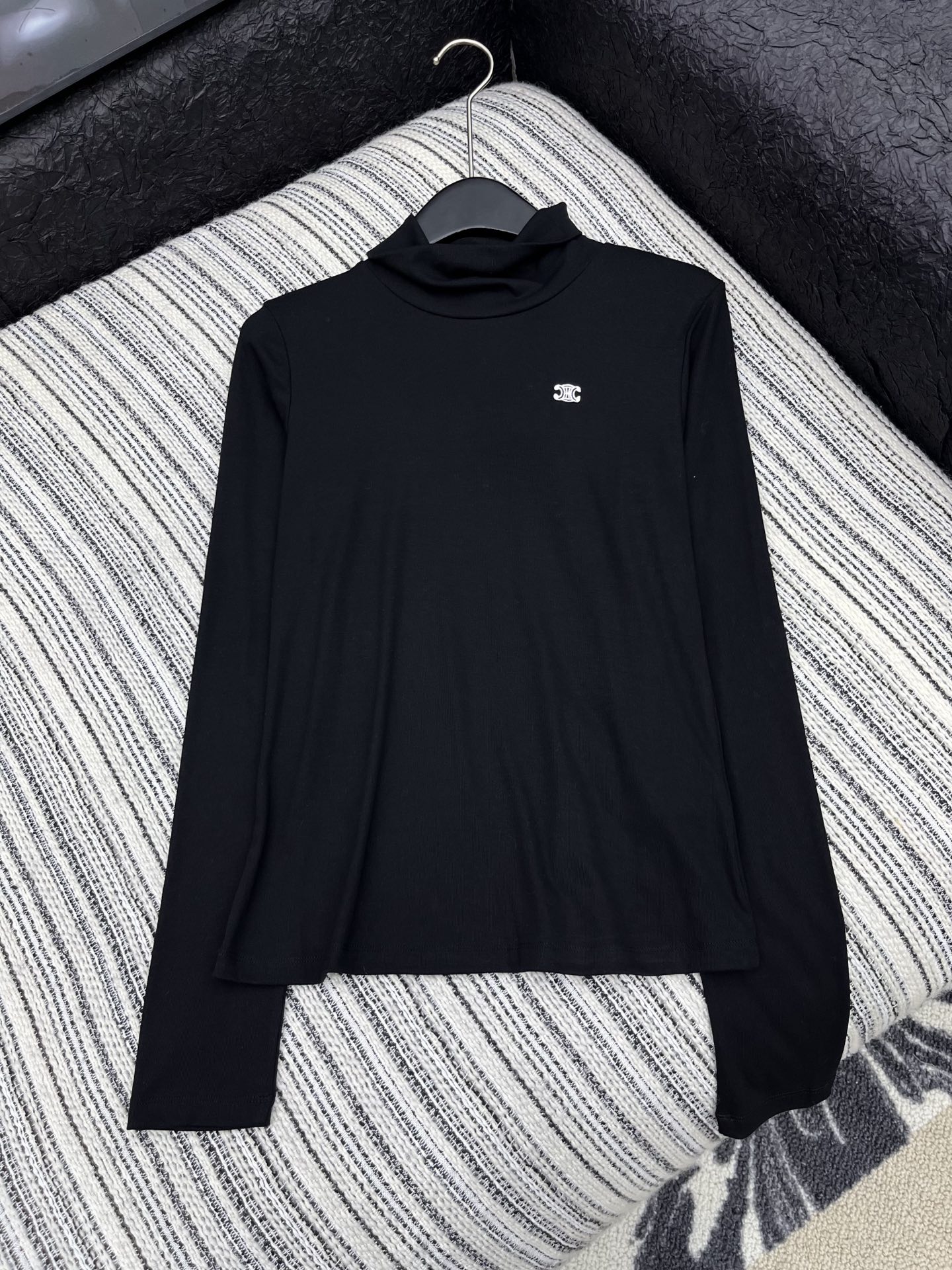 🛒𝐍𝐄𝐖 · 𝟐𝟎𝟐5/爆款现货原单品质 Celi*｜2025新款高弹力打底衫云感舒适系列！上身的触感谁