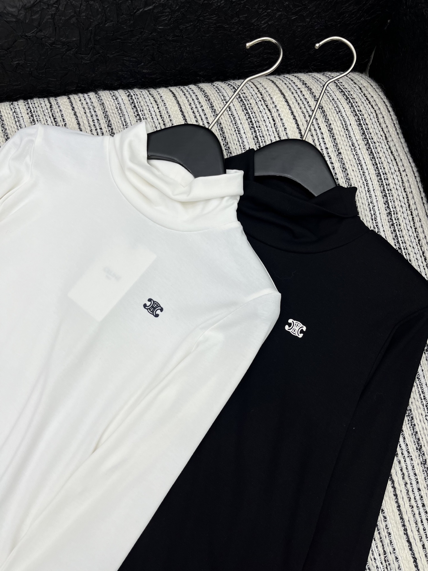 🛒𝐍𝐄𝐖 · 𝟐𝟎𝟐5/爆款现货原单品质 Celi*｜2025新款高弹力打底衫云感舒适系列！上身的触感谁