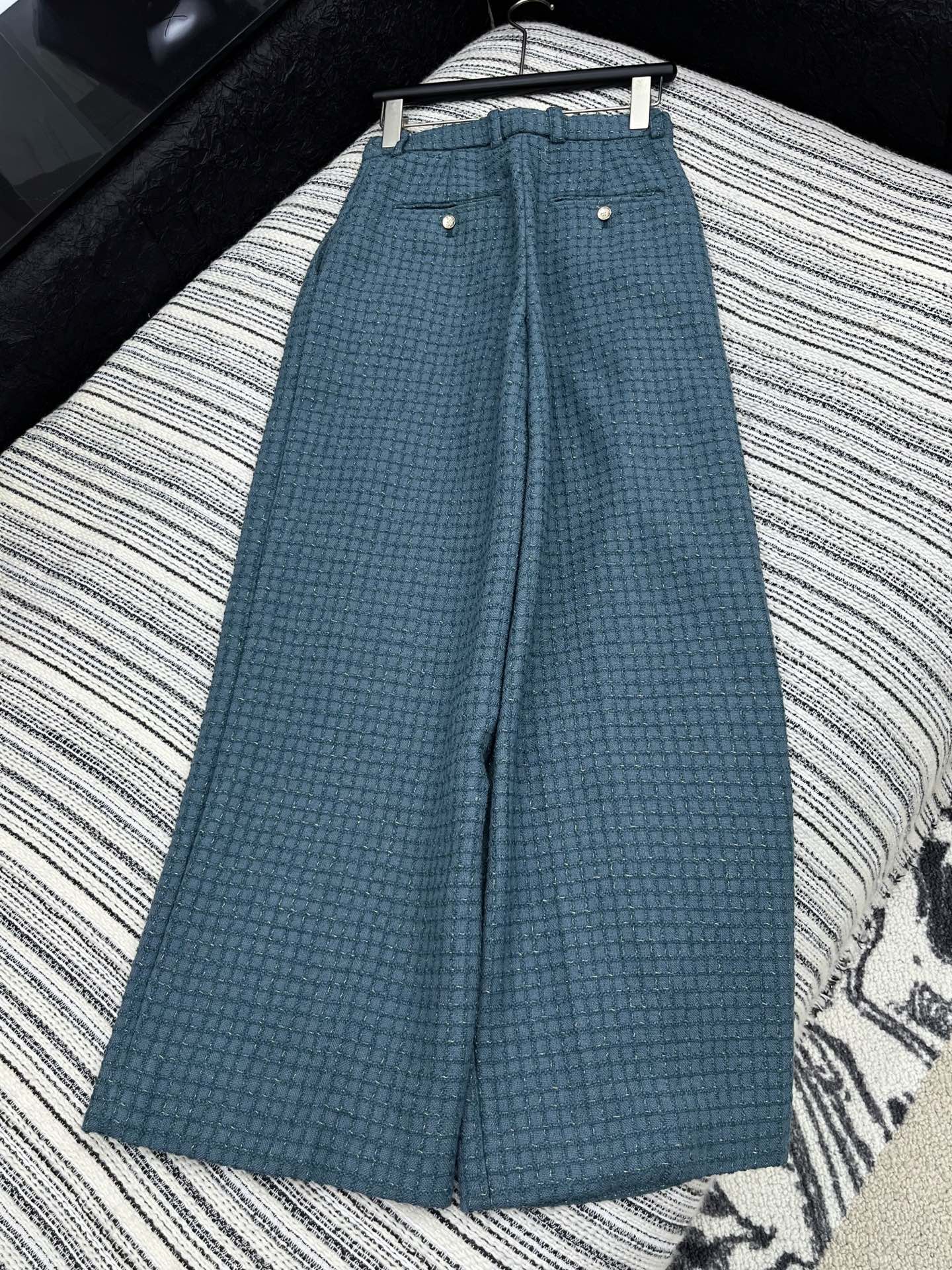 🛒𝐍𝐄𝐖 · 𝟐𝟎𝟐5/爆款现货【原版定制】Chane*｜2025新品格纹粗花呢百搭西裤定制YB进口材质