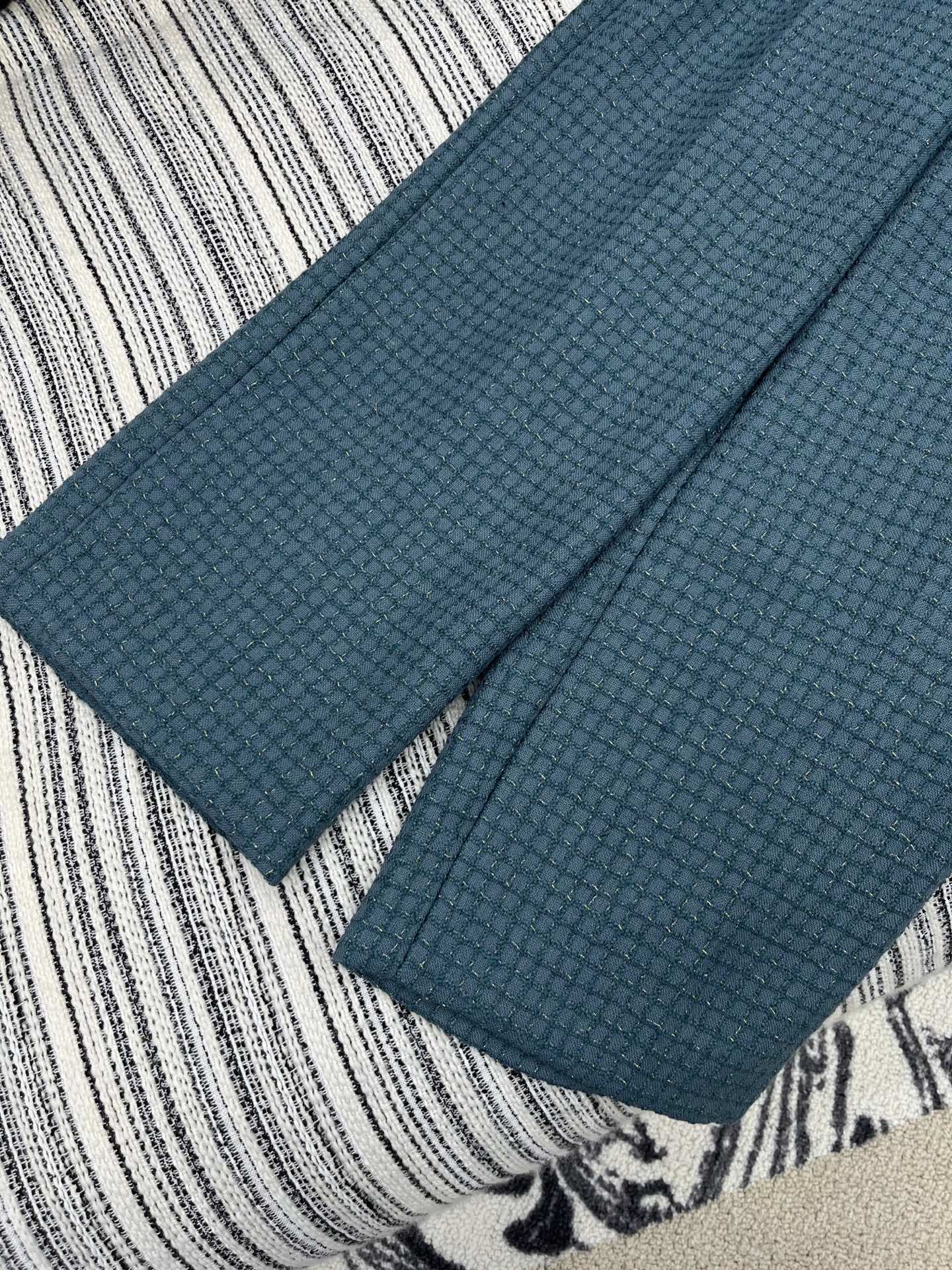 🛒𝐍𝐄𝐖 · 𝟐𝟎𝟐5/爆款现货【原版定制】Chane*｜2025新品格纹粗花呢百搭西裤定制YB进口材质