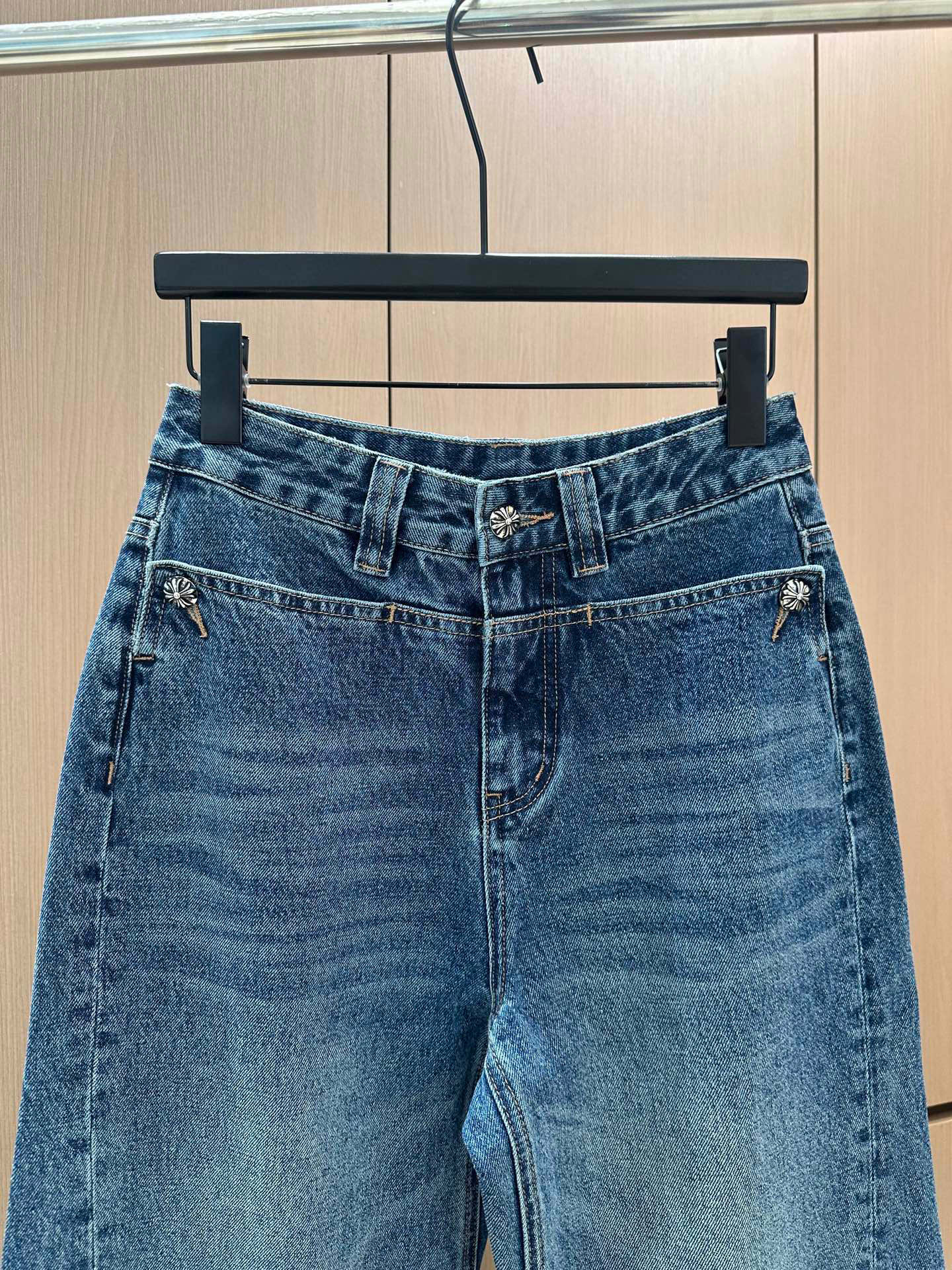 🛒𝐍𝐄𝐖 · 𝟐𝟎𝟐5/爆款现货原单品质 克罗星｜2025撞色贴布绣牛仔裤定制YB斜纹棉牛仔材质 工艺洗