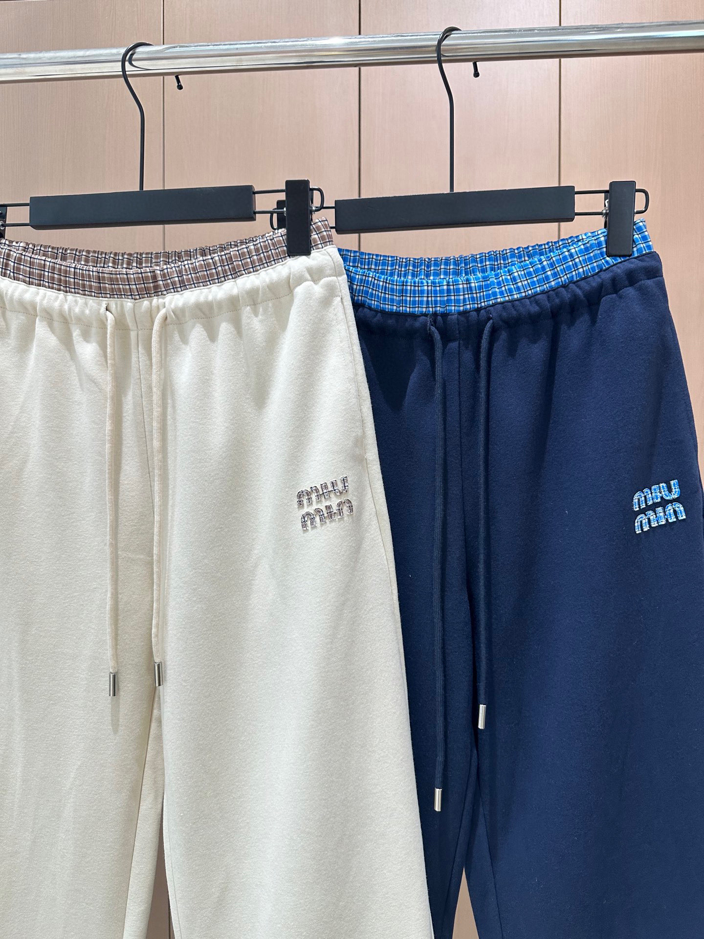 🛒𝐍𝐄𝐖 · 𝟐𝟎𝟐5/爆款现货原创 设计师｜2025新款套装日常穿搭 高级的调调又A又飒！带帽双拉链格