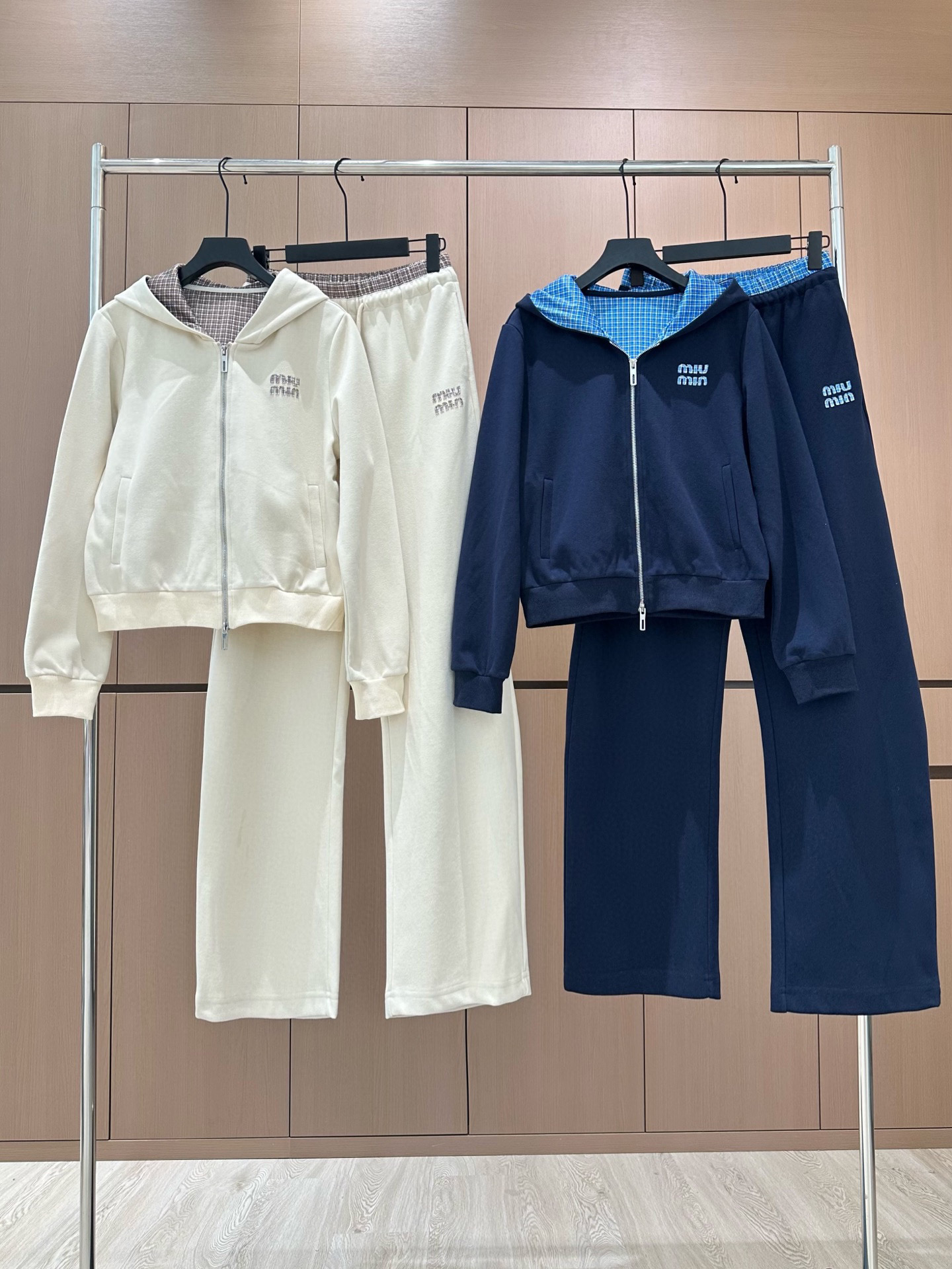 🛒𝐍𝐄𝐖 · 𝟐𝟎𝟐5/爆款现货原创 设计师｜2025新款套装日常穿搭 高级的调调又A又飒！带帽双拉链格