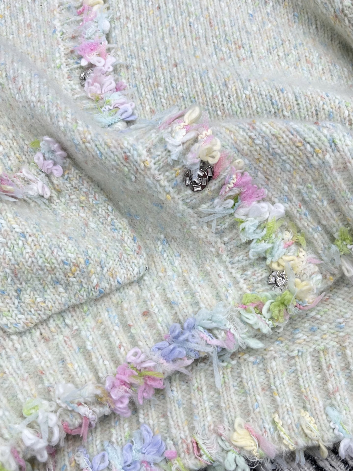 🛒𝐍𝐄𝐖 · 𝟐𝟎𝟐5/爆款现货原单品质 Chan*｜25中古系列重工手工花边圆领外套独家订制纱线 ，设