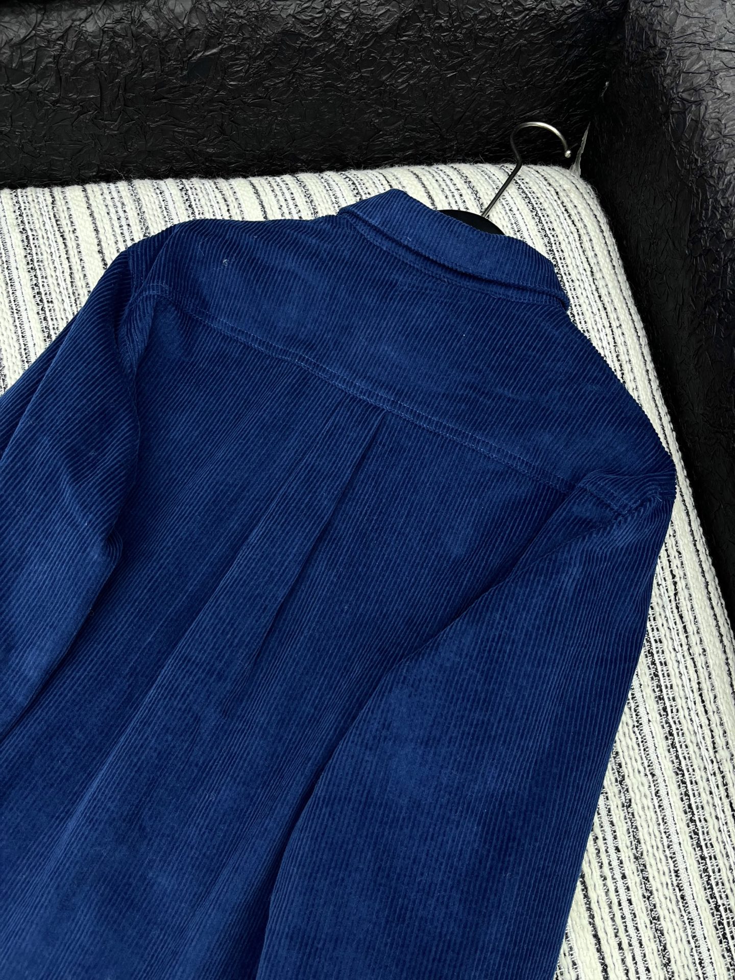 🛒𝐍𝐄𝐖 · 𝟐𝟎𝟐5/爆款现货原单品质 Chane*｜中古风早秋灯芯绒外套高订面料 定染色系低调奢华，