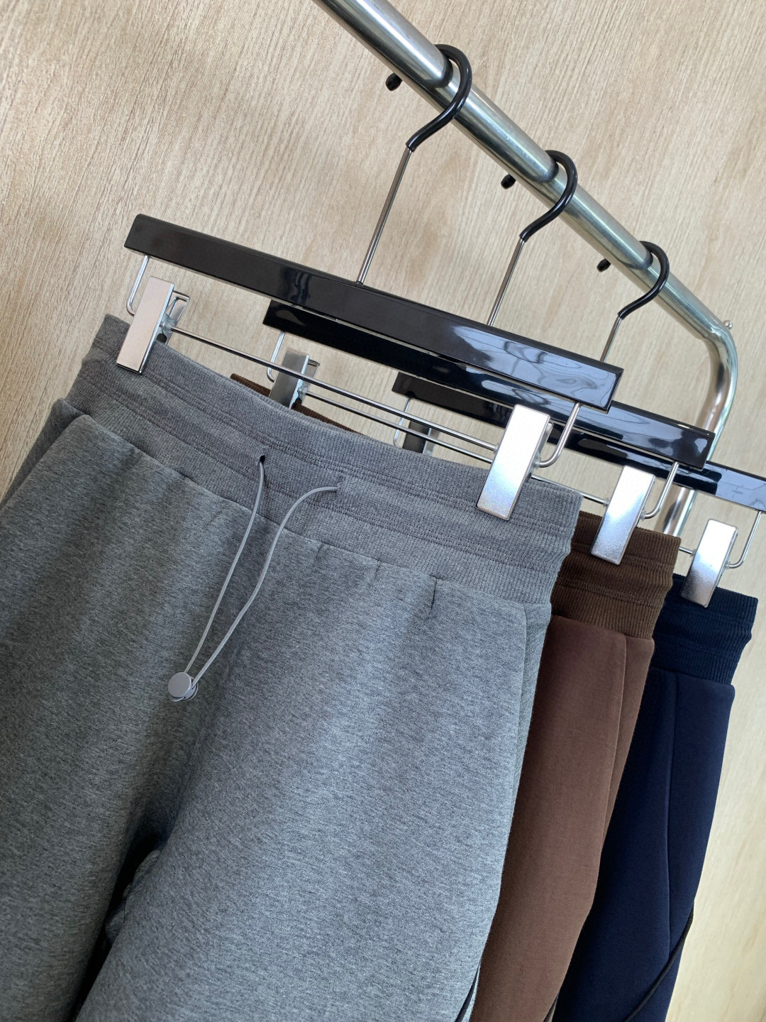 🛒𝐍𝐄𝐖 · 𝟐𝟎𝟐5/爆款现货原单品质 Lulu*｜25秋冬新品套装！高端定制立领外套，搭配松紧腰长裤