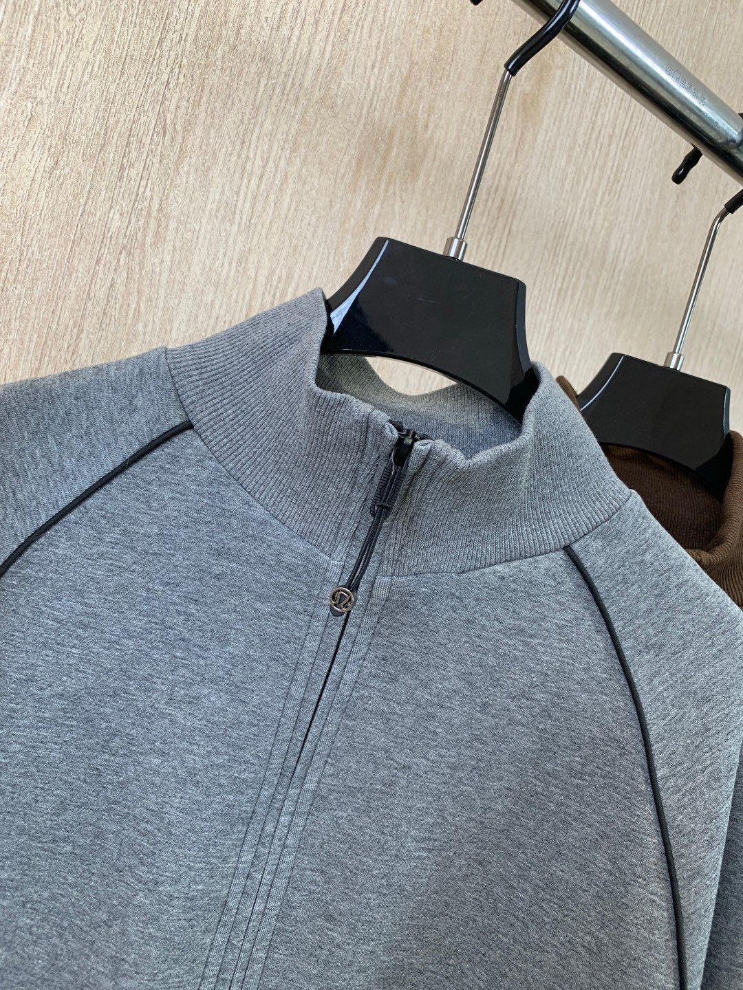 🛒𝐍𝐄𝐖 · 𝟐𝟎𝟐5/爆款现货原单品质 Lulu*｜25秋冬新品套装！高端定制立领外套，搭配松紧腰长裤