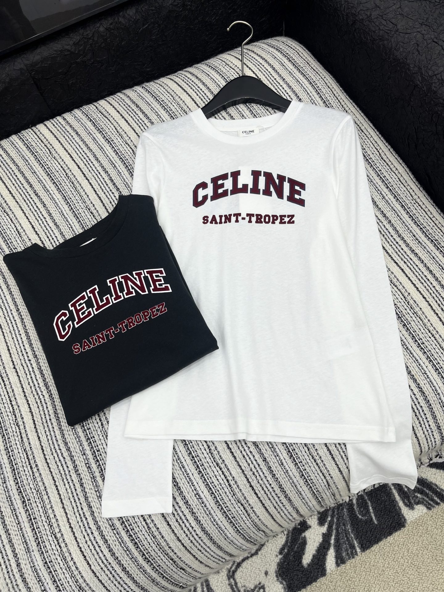 🛒𝐍𝐄𝐖 · 𝟐𝟎𝟐5/爆款现货原单品质 Celin*｜2025新款植绒字母长袖T宽松慵懒版型 随性感拉