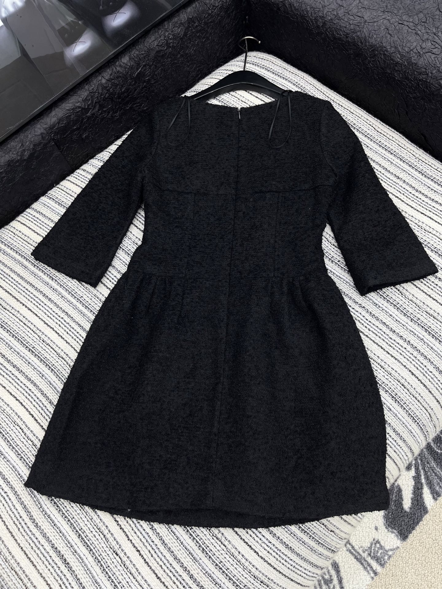 🛒𝐍𝐄𝐖 · 𝟐𝟎𝟐5/爆款现货【原版定制】Chan*｜2025新品编织粗花呢大圆领连衣裙定制YB进口材