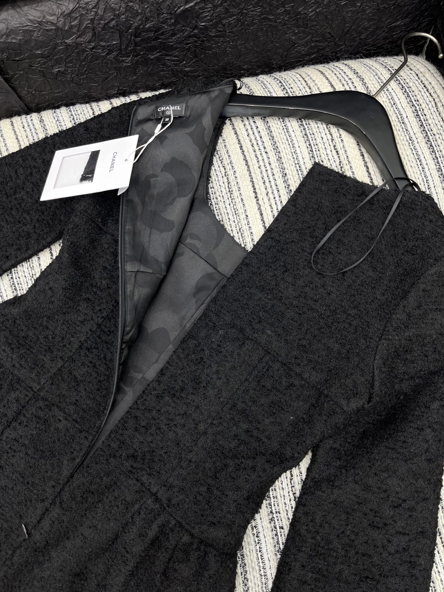 🛒𝐍𝐄𝐖 · 𝟐𝟎𝟐5/爆款现货【原版定制】Chan*｜2025新品编织粗花呢大圆领连衣裙定制YB进口材